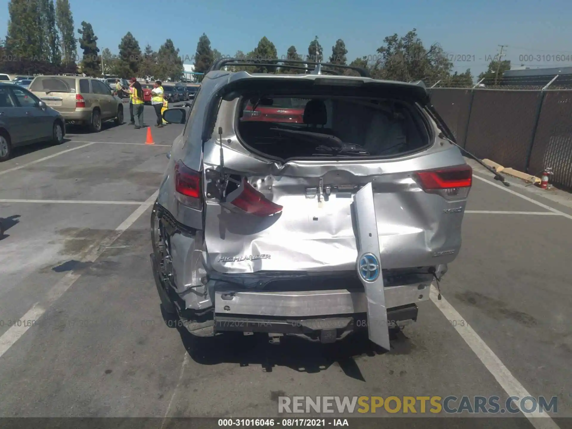 6 Photograph of a damaged car 5TDDGRFH0KS065882 TOYOTA HIGHLANDER 2019