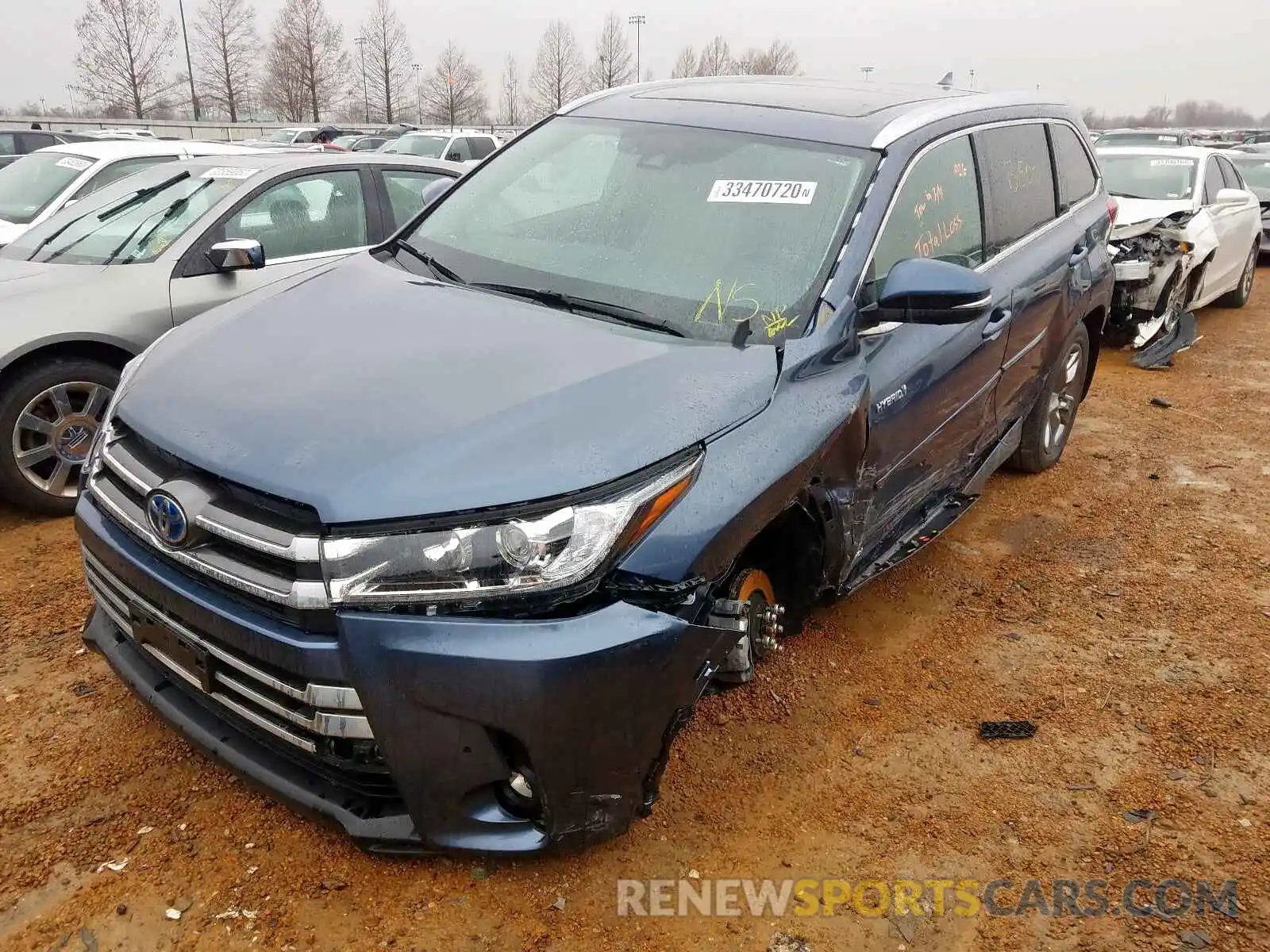 2 Photograph of a damaged car 5TDDGRFH0KS066241 TOYOTA HIGHLANDER 2019