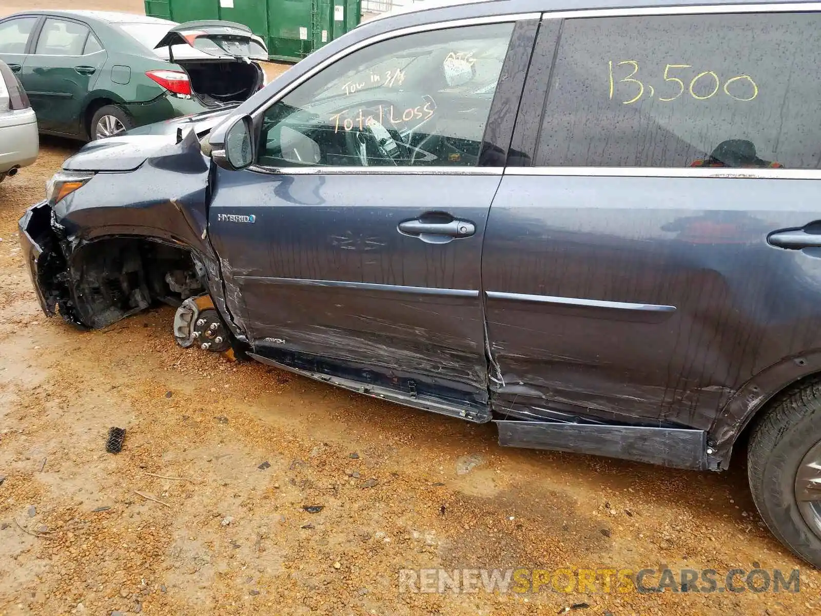 9 Photograph of a damaged car 5TDDGRFH0KS066241 TOYOTA HIGHLANDER 2019