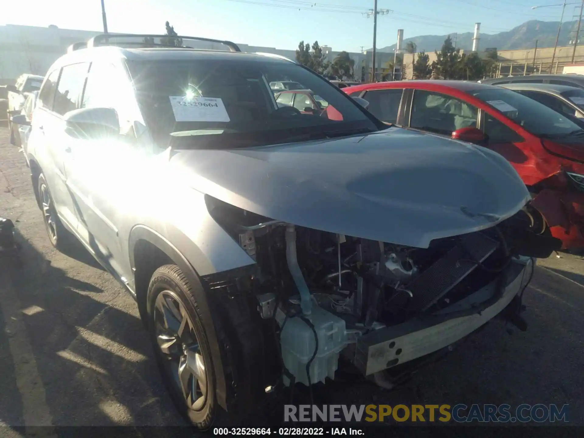 1 Photograph of a damaged car 5TDDGRFH0KS070273 TOYOTA HIGHLANDER 2019