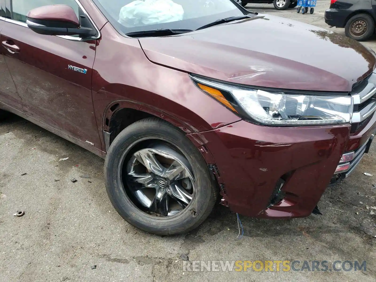 9 Photograph of a damaged car 5TDDGRFH0KS075506 TOYOTA HIGHLANDER 2019