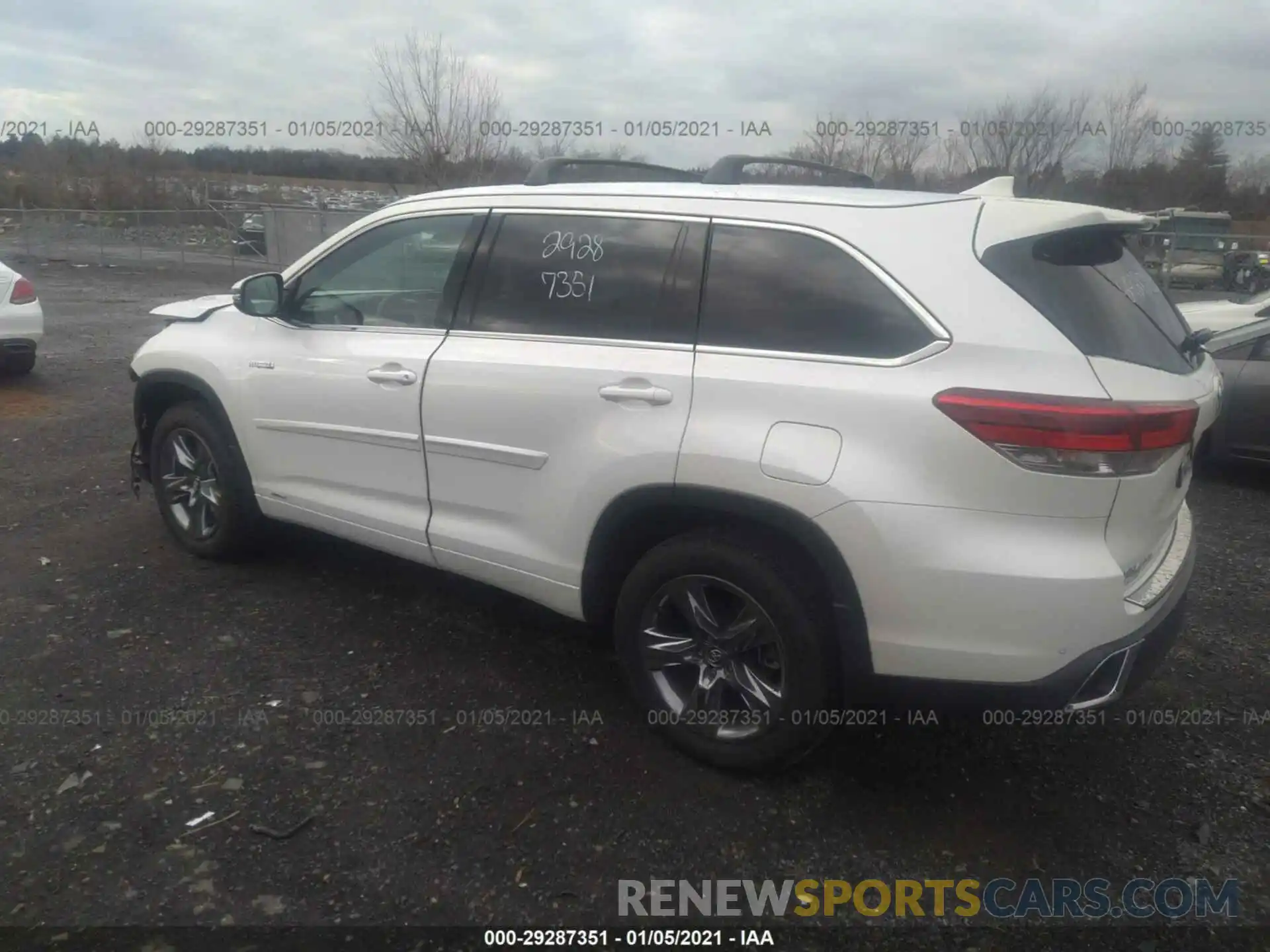 3 Фотография поврежденного автомобиля 5TDDGRFH0KS077580 TOYOTA HIGHLANDER 2019