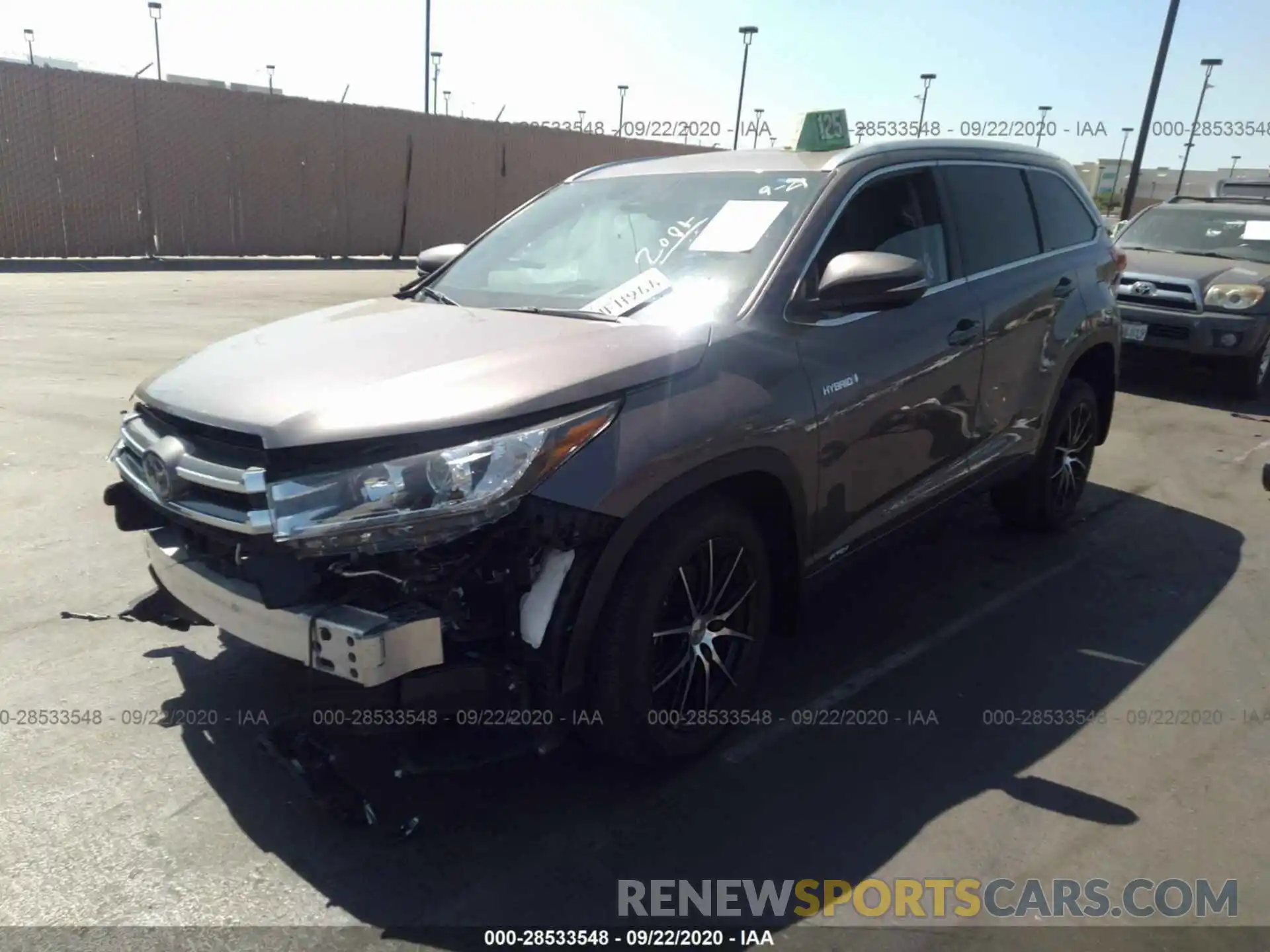 2 Photograph of a damaged car 5TDDGRFH0KS078115 TOYOTA HIGHLANDER 2019