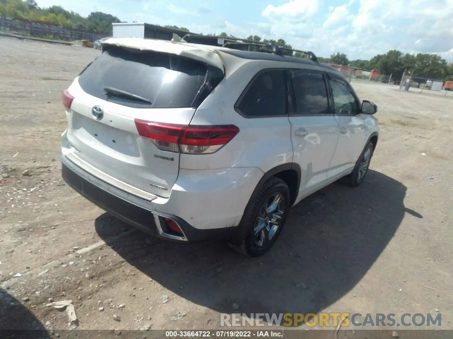 4 Photograph of a damaged car 5TDDGRFH0KS079071 TOYOTA HIGHLANDER 2019