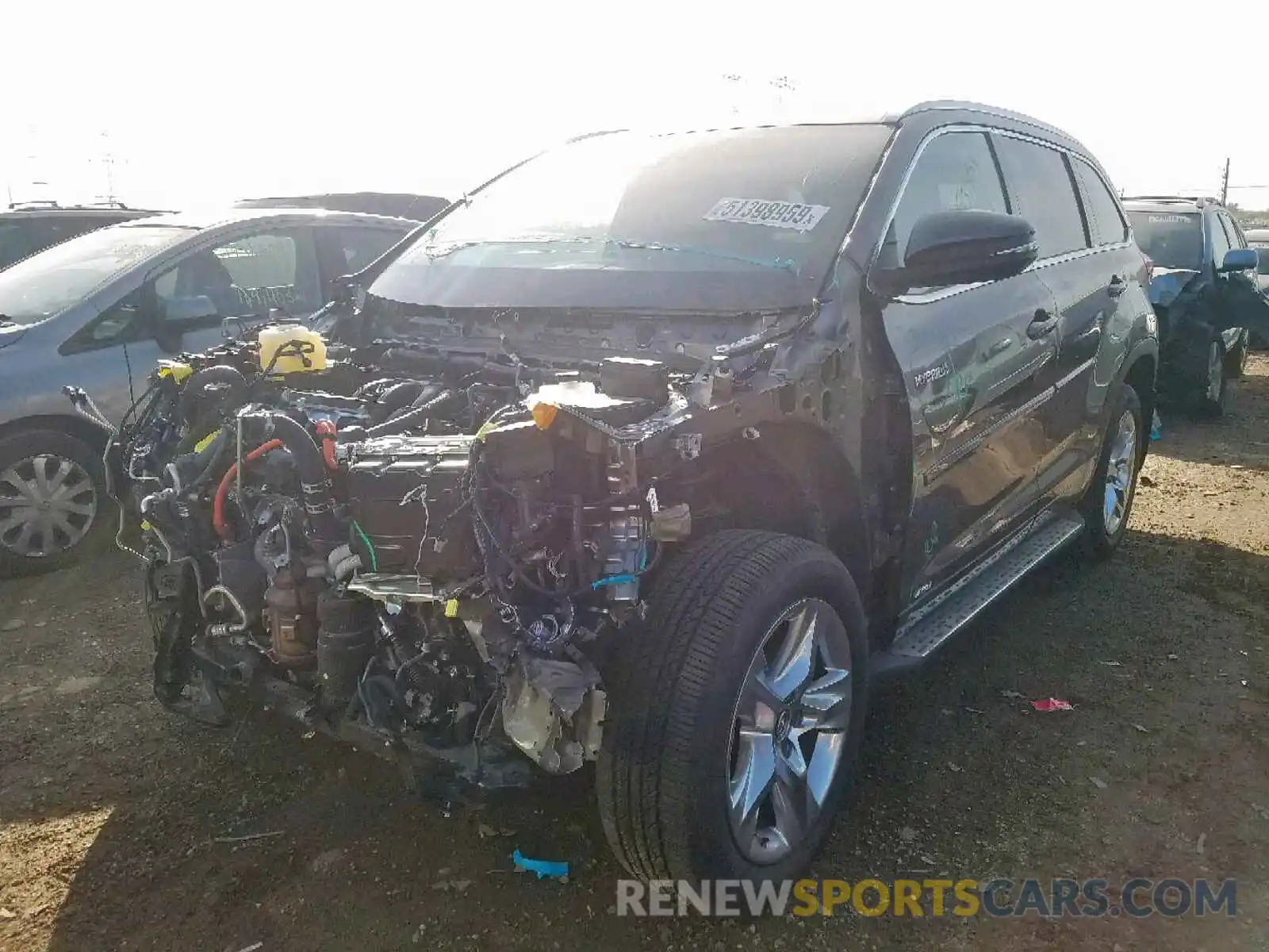 2 Photograph of a damaged car 5TDDGRFH1KS057810 TOYOTA HIGHLANDER 2019