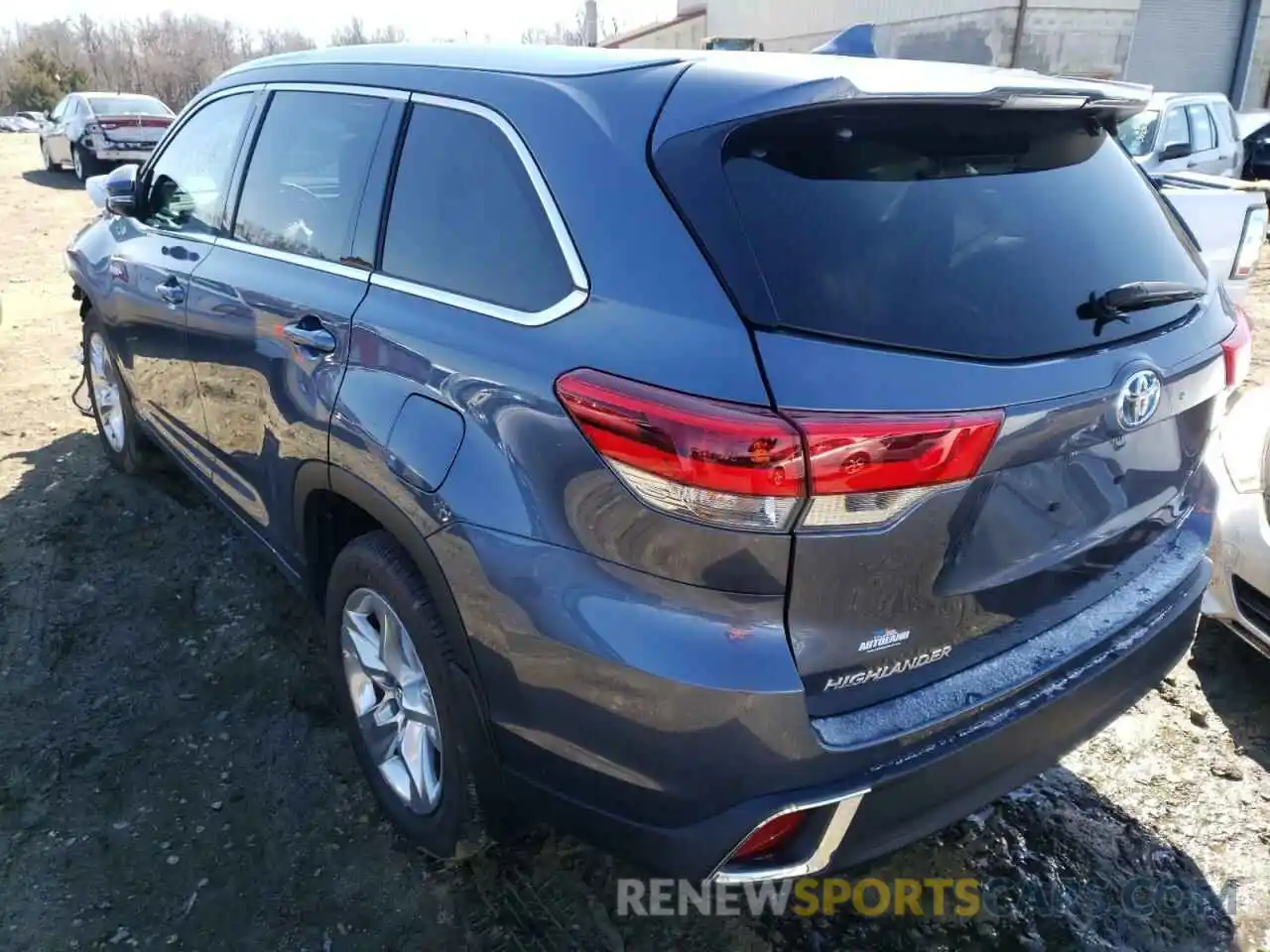 3 Photograph of a damaged car 5TDDGRFH1KS059914 TOYOTA HIGHLANDER 2019