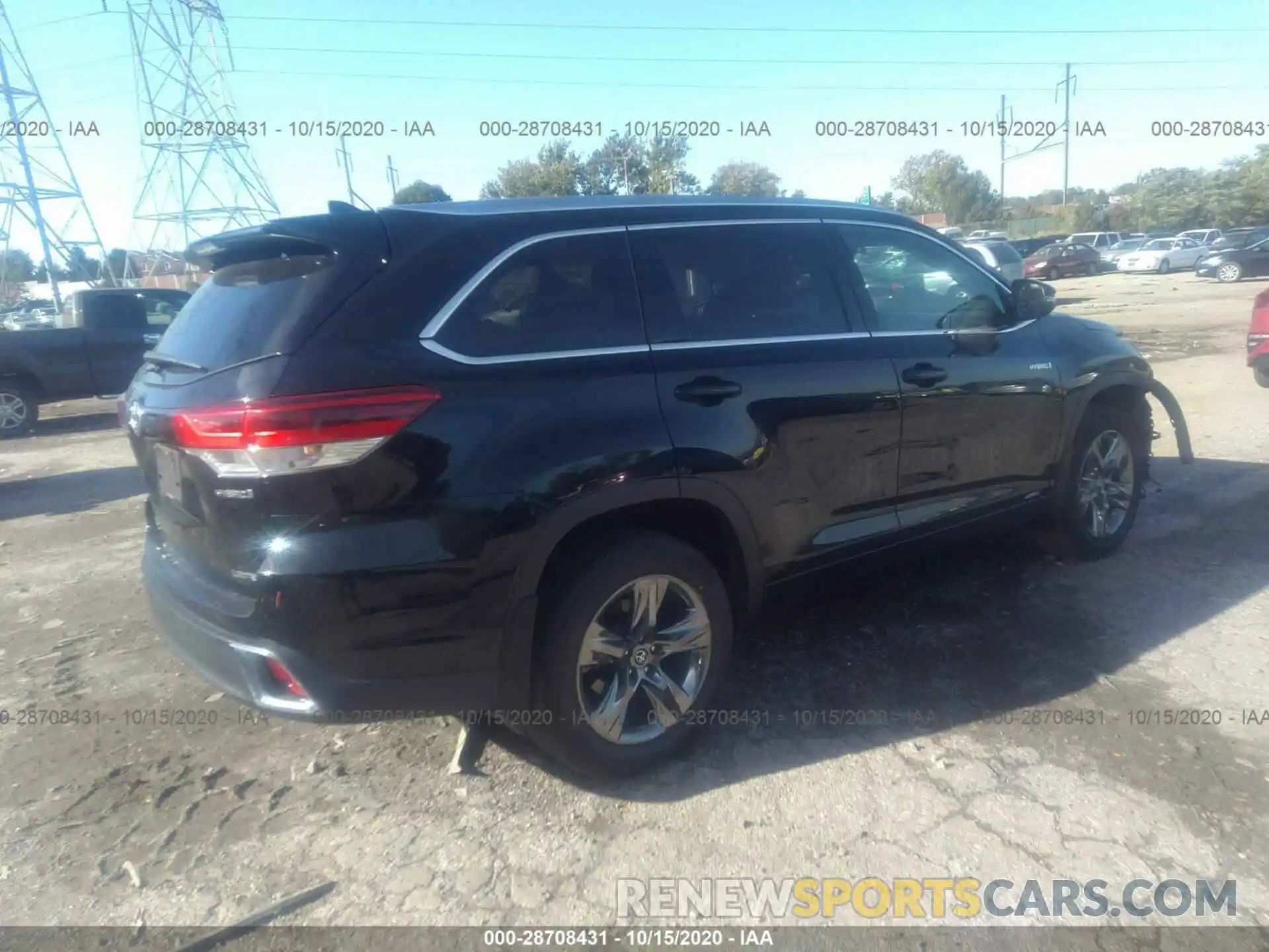 4 Photograph of a damaged car 5TDDGRFH1KS060996 TOYOTA HIGHLANDER 2019