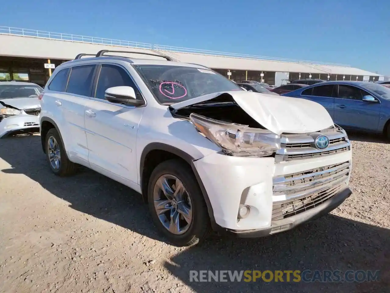 1 Photograph of a damaged car 5TDDGRFH1KS063882 TOYOTA HIGHLANDER 2019