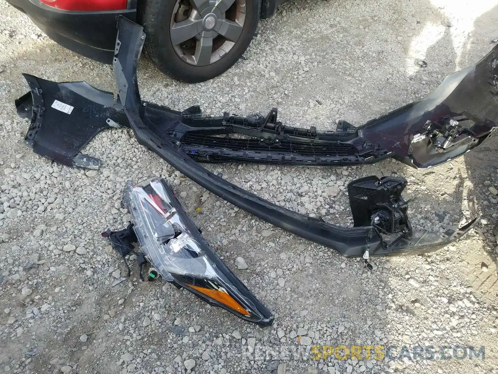 9 Photograph of a damaged car 5TDDGRFH1KS064272 TOYOTA HIGHLANDER 2019