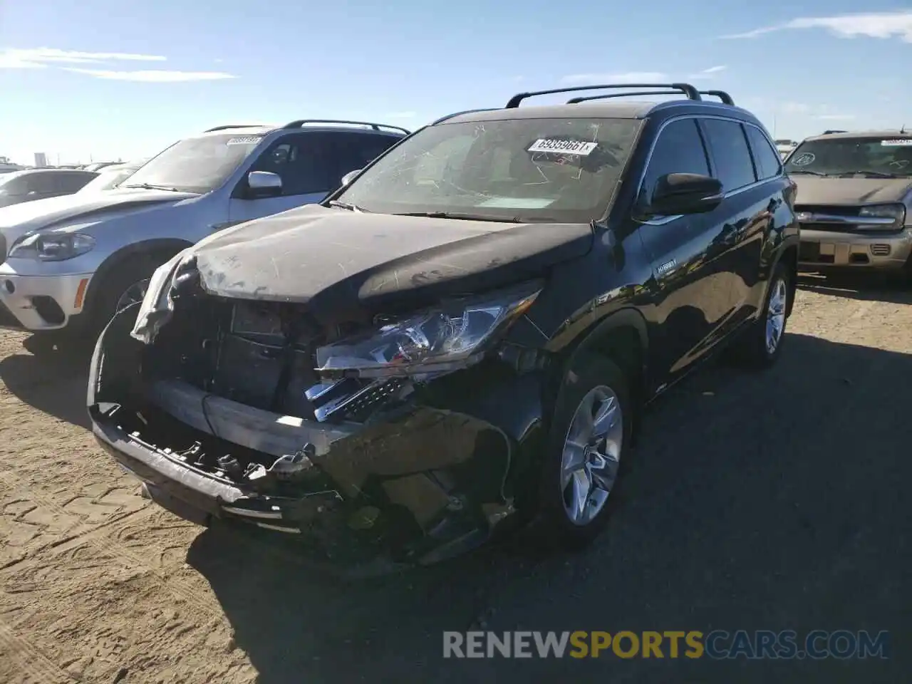 2 Photograph of a damaged car 5TDDGRFH1KS064403 TOYOTA HIGHLANDER 2019