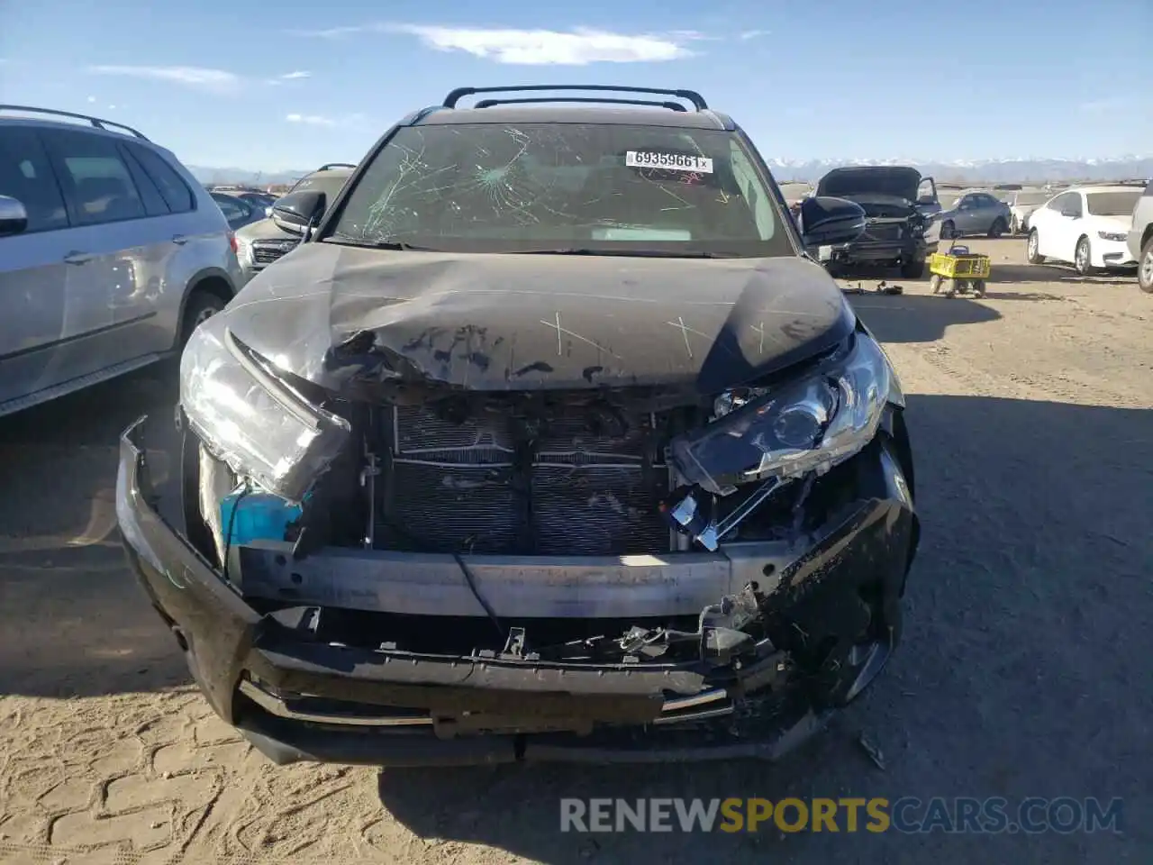 9 Photograph of a damaged car 5TDDGRFH1KS064403 TOYOTA HIGHLANDER 2019