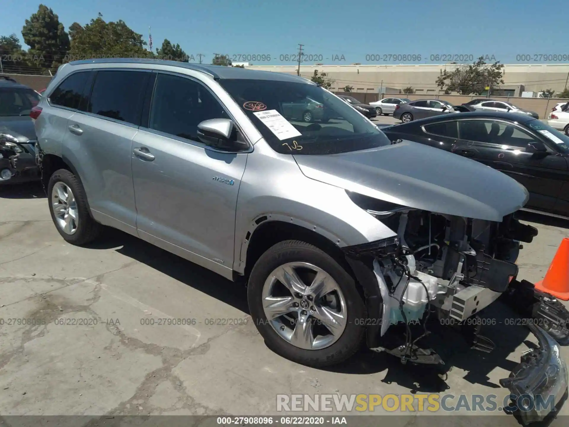 1 Photograph of a damaged car 5TDDGRFH1KS070069 TOYOTA HIGHLANDER 2019