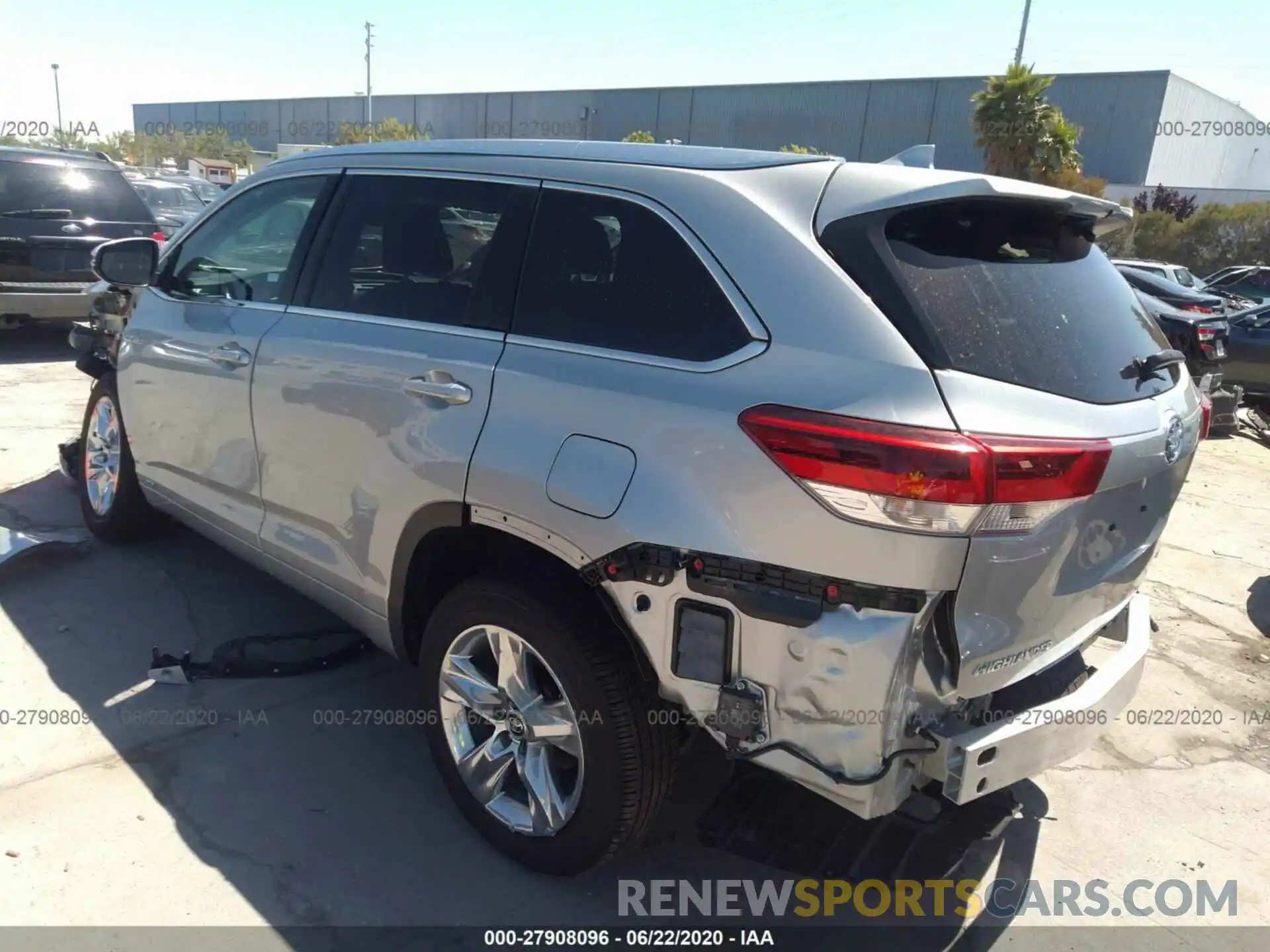 3 Photograph of a damaged car 5TDDGRFH1KS070069 TOYOTA HIGHLANDER 2019