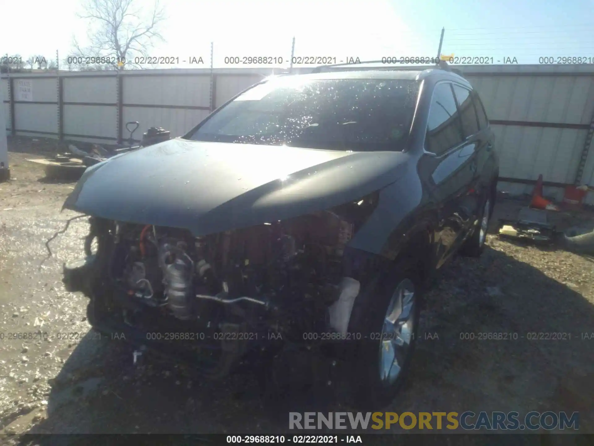 2 Photograph of a damaged car 5TDDGRFH1KS070735 TOYOTA HIGHLANDER 2019