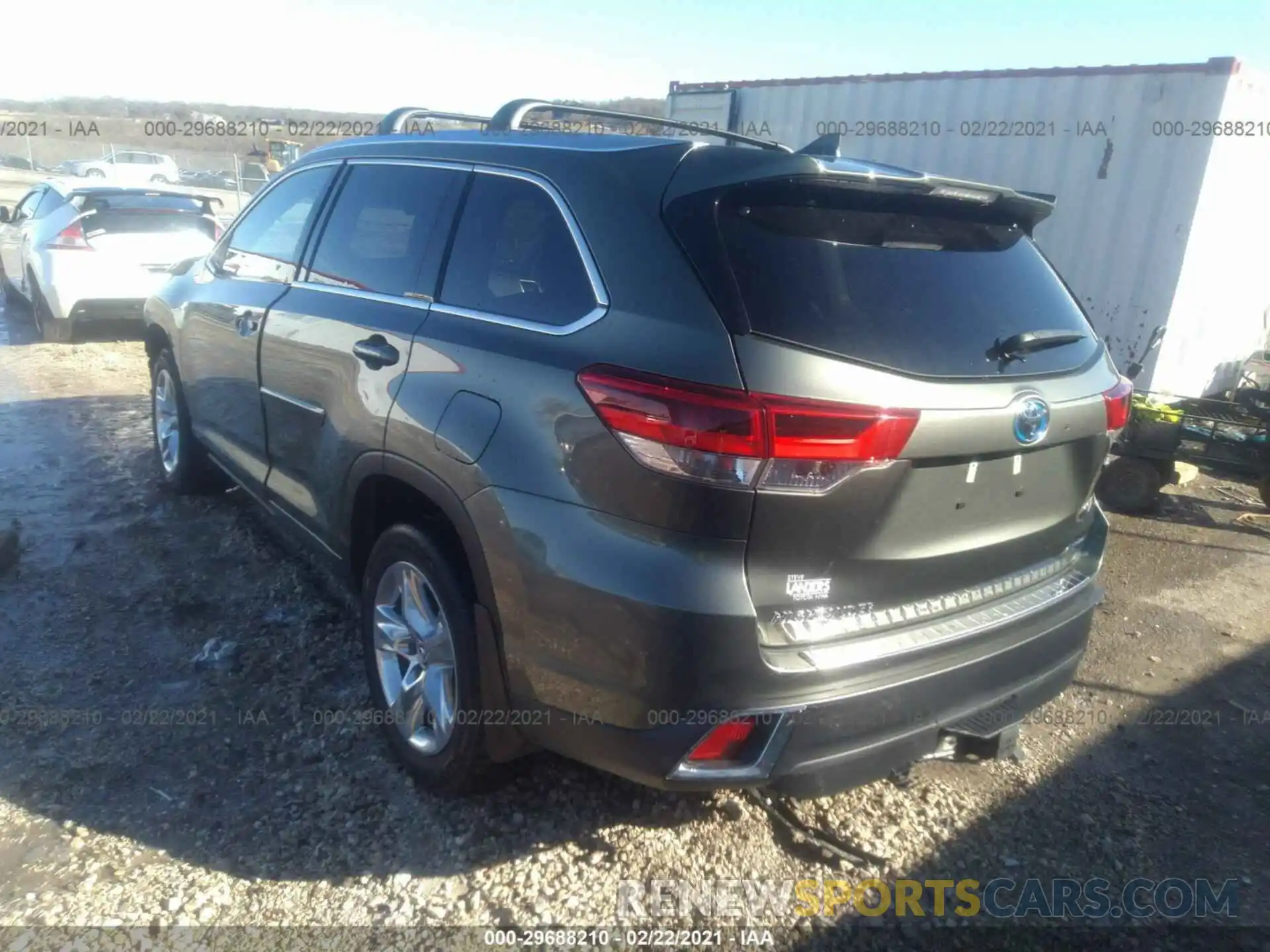 3 Photograph of a damaged car 5TDDGRFH1KS070735 TOYOTA HIGHLANDER 2019