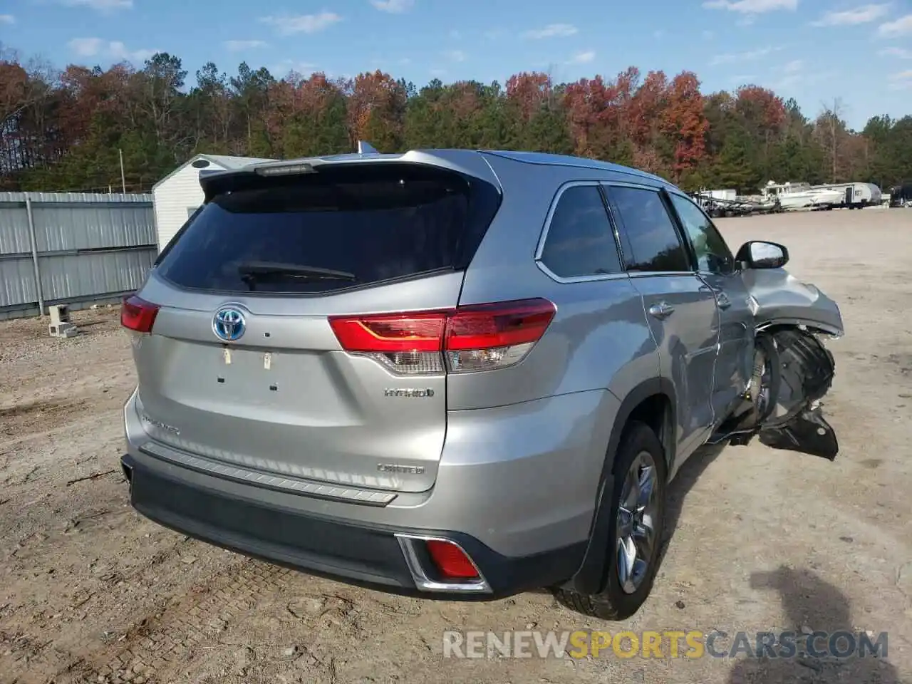 4 Photograph of a damaged car 5TDDGRFH1KS071903 TOYOTA HIGHLANDER 2019