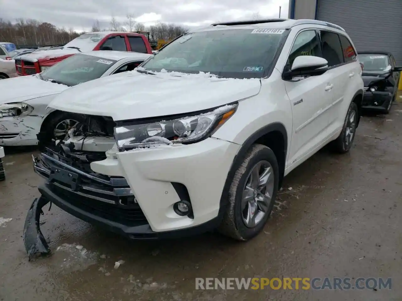 2 Photograph of a damaged car 5TDDGRFH1KS074798 TOYOTA HIGHLANDER 2019