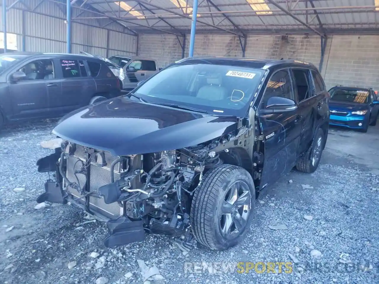 2 Photograph of a damaged car 5TDDGRFH2KS054608 TOYOTA HIGHLANDER 2019