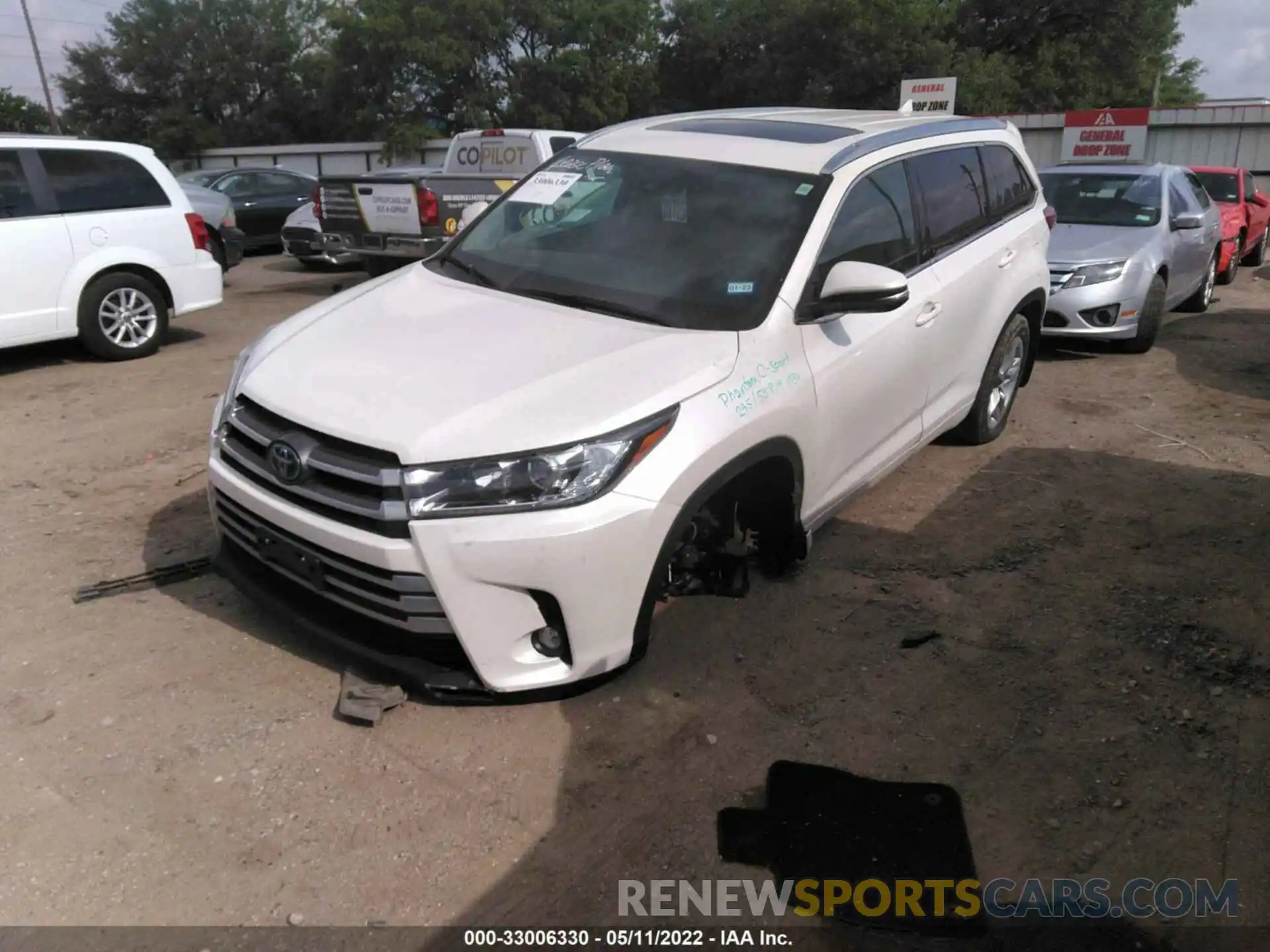 2 Фотография поврежденного автомобиля 5TDDGRFH2KS059890 TOYOTA HIGHLANDER 2019