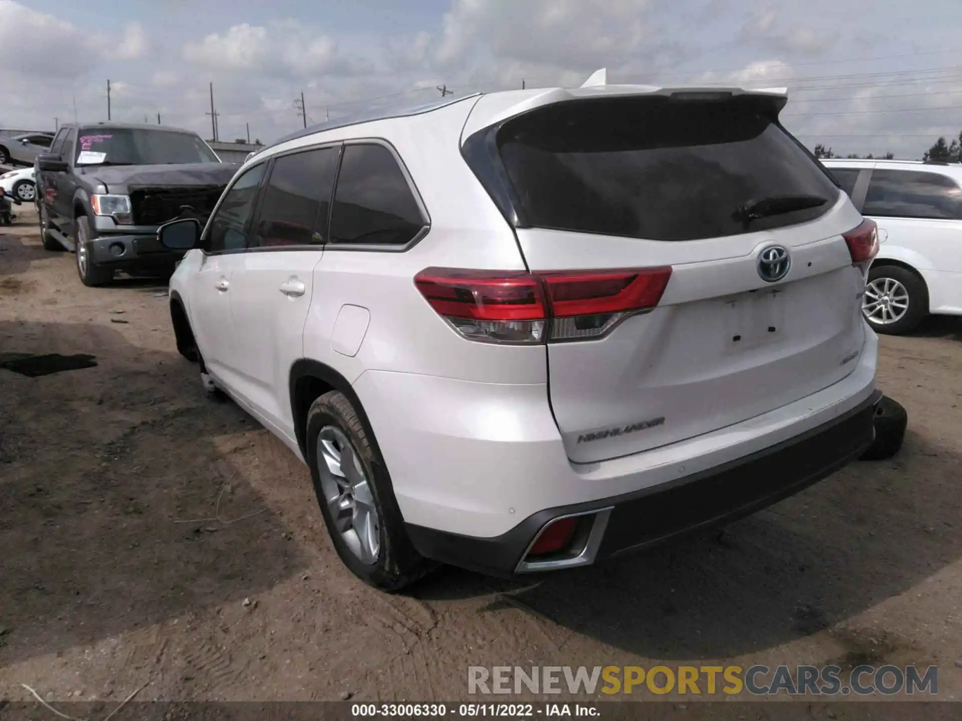 3 Фотография поврежденного автомобиля 5TDDGRFH2KS059890 TOYOTA HIGHLANDER 2019