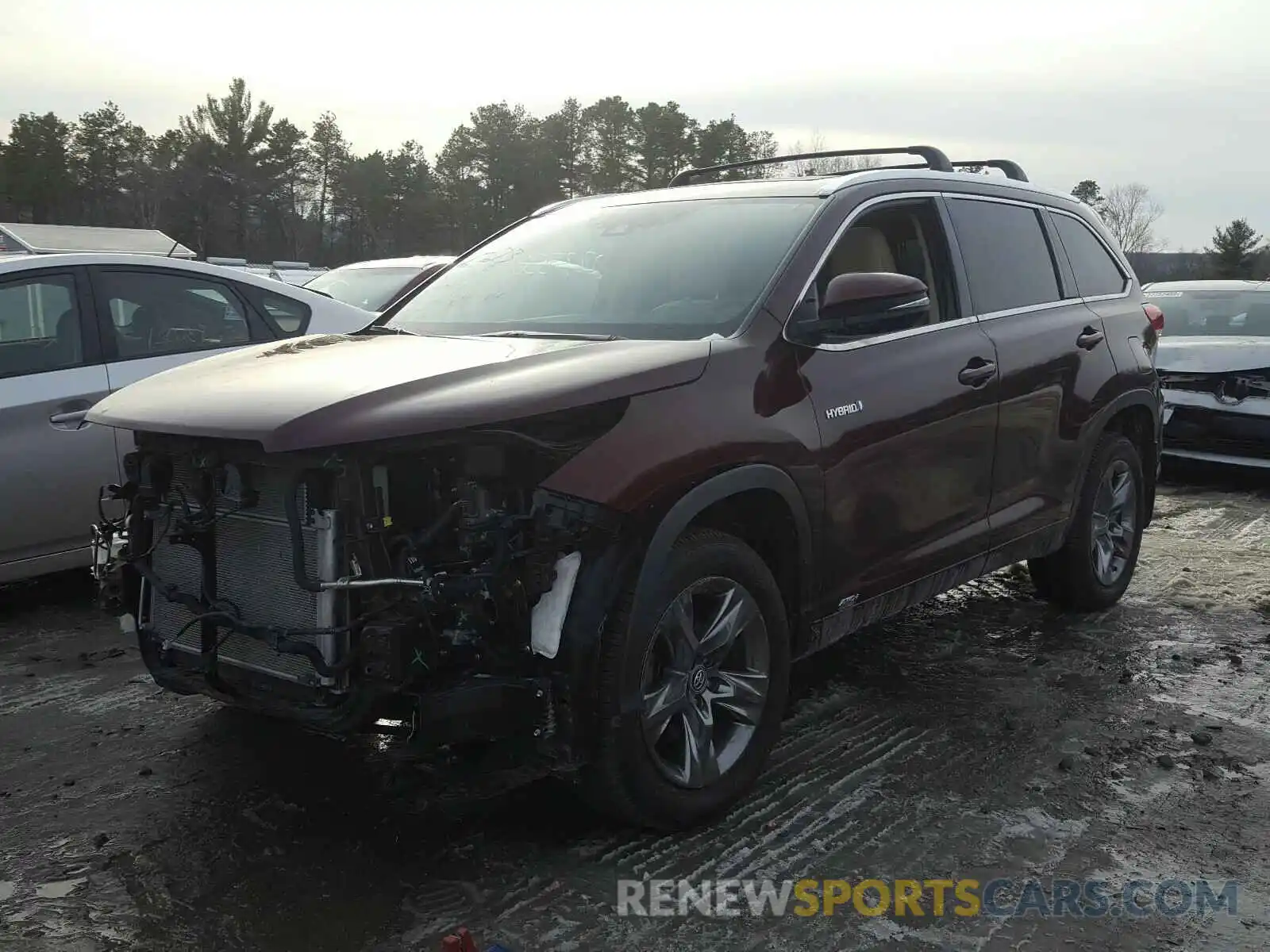 2 Photograph of a damaged car 5TDDGRFH2KS061039 TOYOTA HIGHLANDER 2019