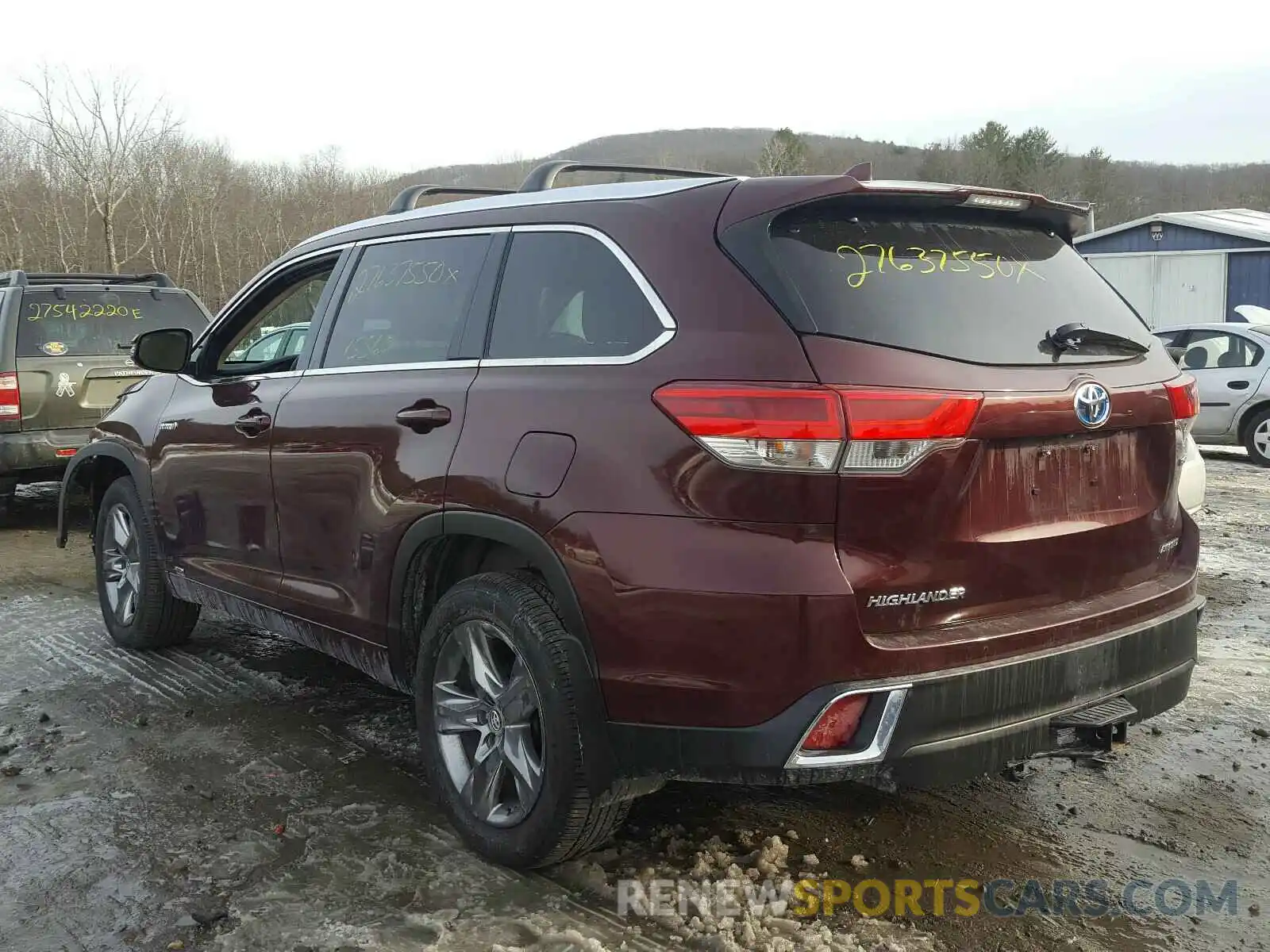 3 Photograph of a damaged car 5TDDGRFH2KS061039 TOYOTA HIGHLANDER 2019