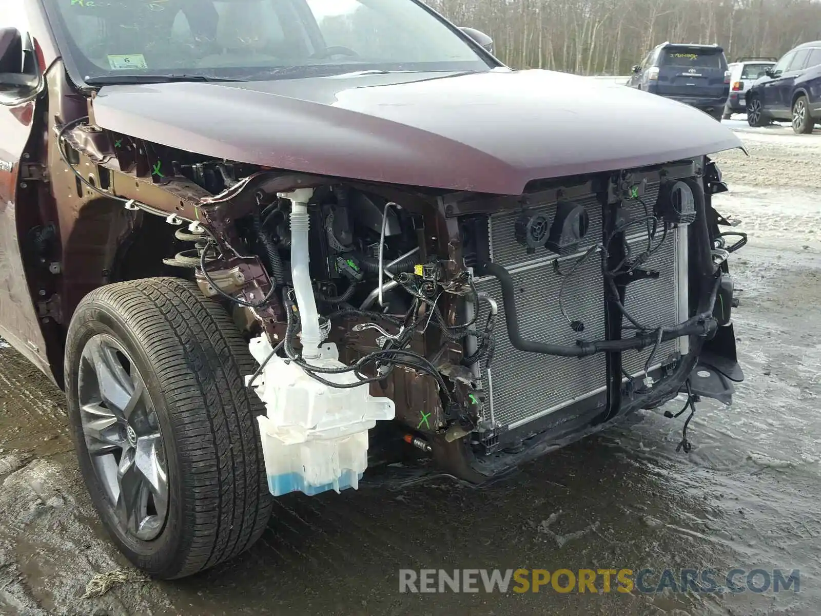 9 Photograph of a damaged car 5TDDGRFH2KS061039 TOYOTA HIGHLANDER 2019