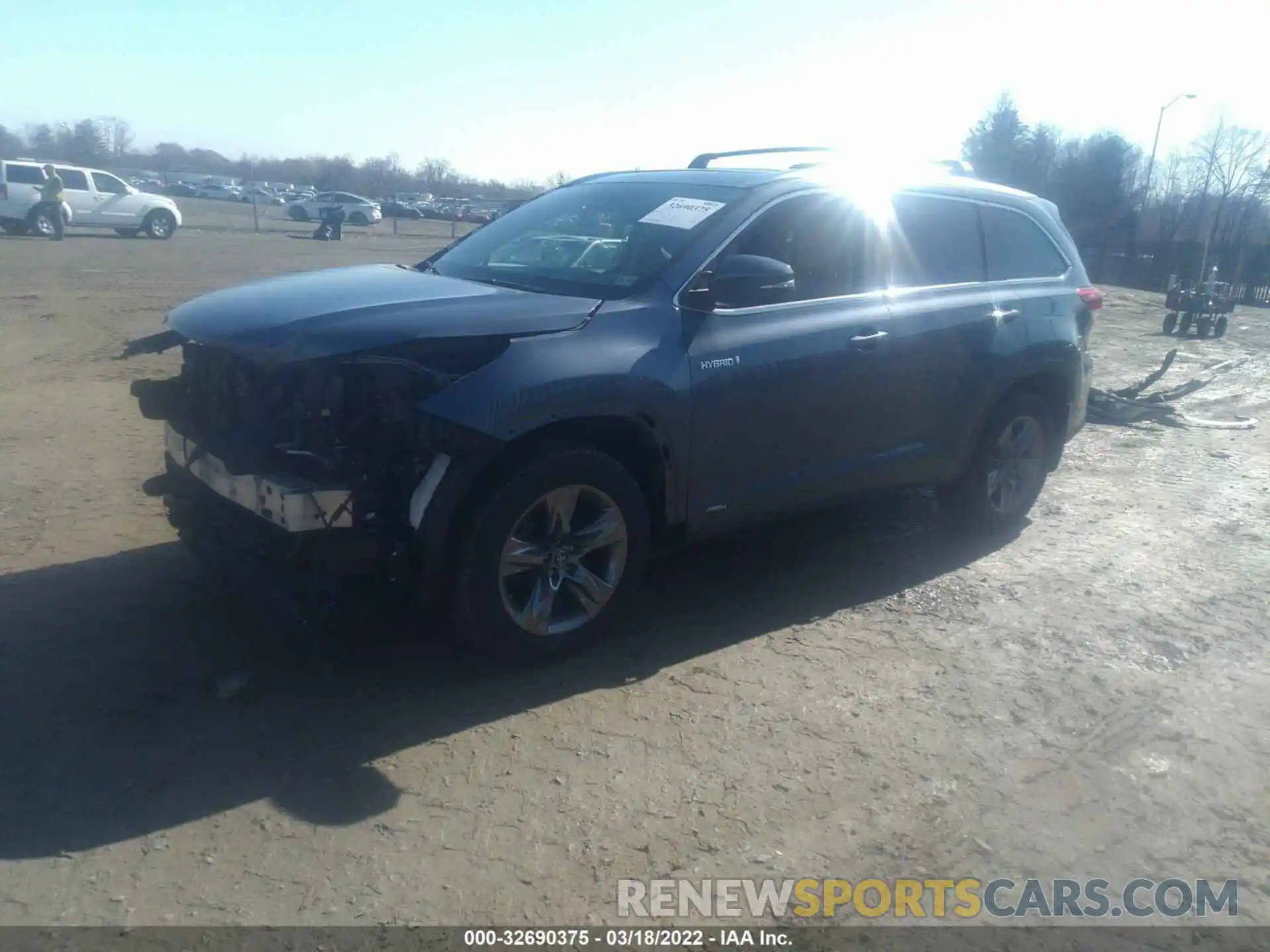 2 Photograph of a damaged car 5TDDGRFH2KS061882 TOYOTA HIGHLANDER 2019