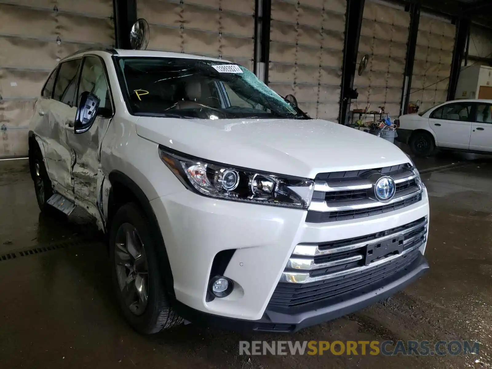 1 Photograph of a damaged car 5TDDGRFH2KS063390 TOYOTA HIGHLANDER 2019