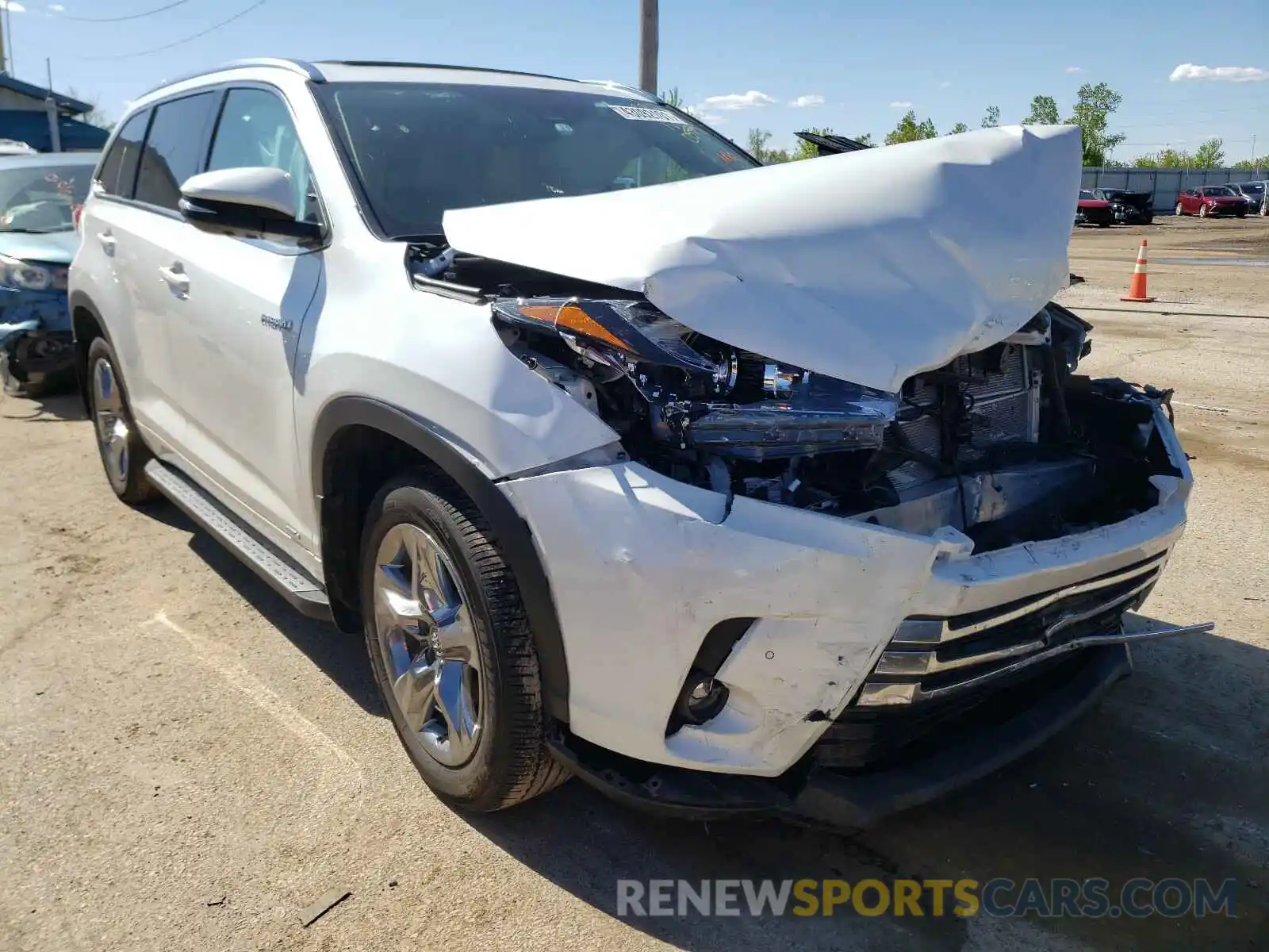 1 Photograph of a damaged car 5TDDGRFH2KS070579 TOYOTA HIGHLANDER 2019