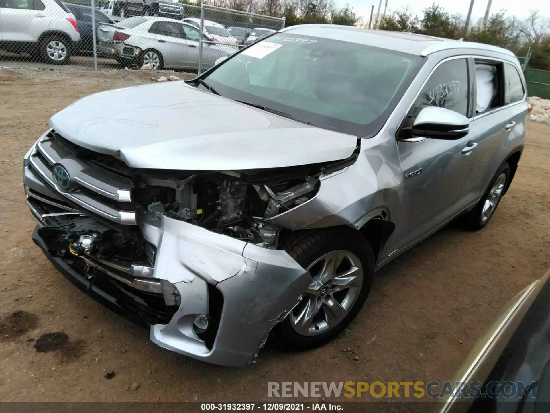 2 Photograph of a damaged car 5TDDGRFH2KS073255 TOYOTA HIGHLANDER 2019