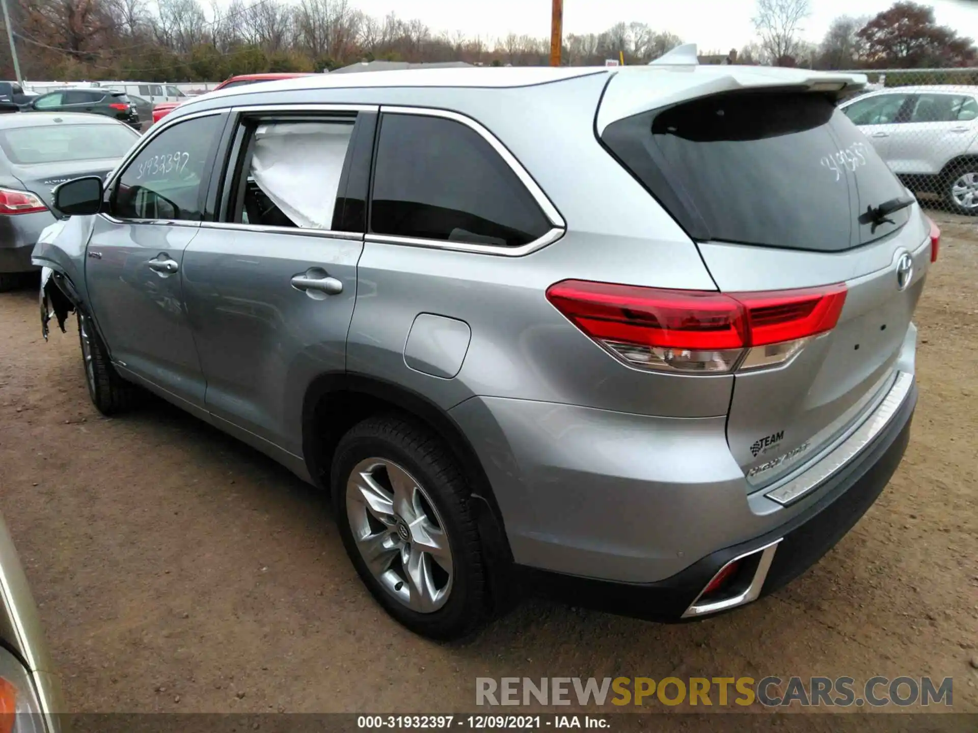 3 Фотография поврежденного автомобиля 5TDDGRFH2KS073255 TOYOTA HIGHLANDER 2019