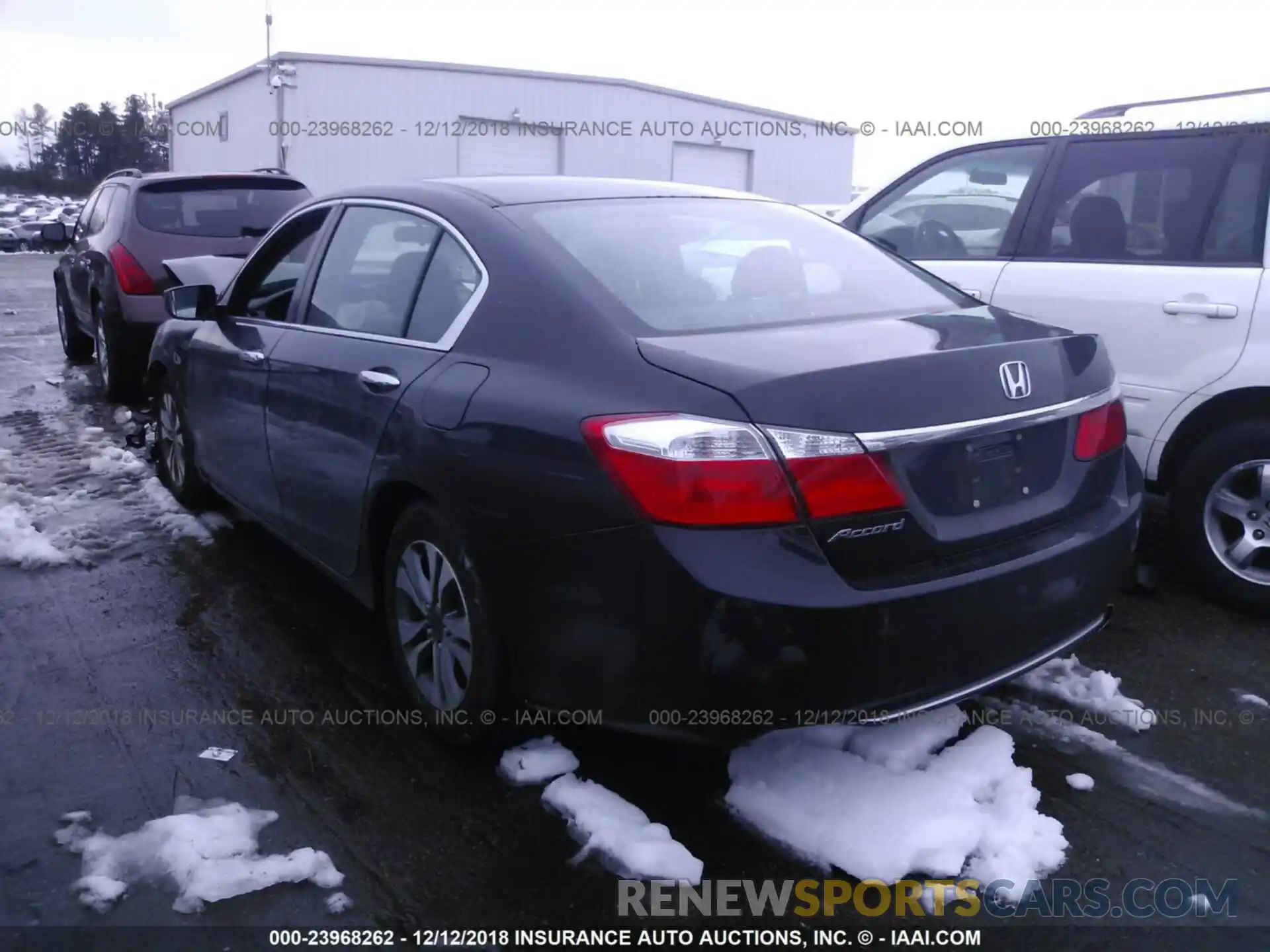 3 Photograph of a damaged car 5TDDGRFH3KS052737 TOYOTA HIGHLANDER 2019