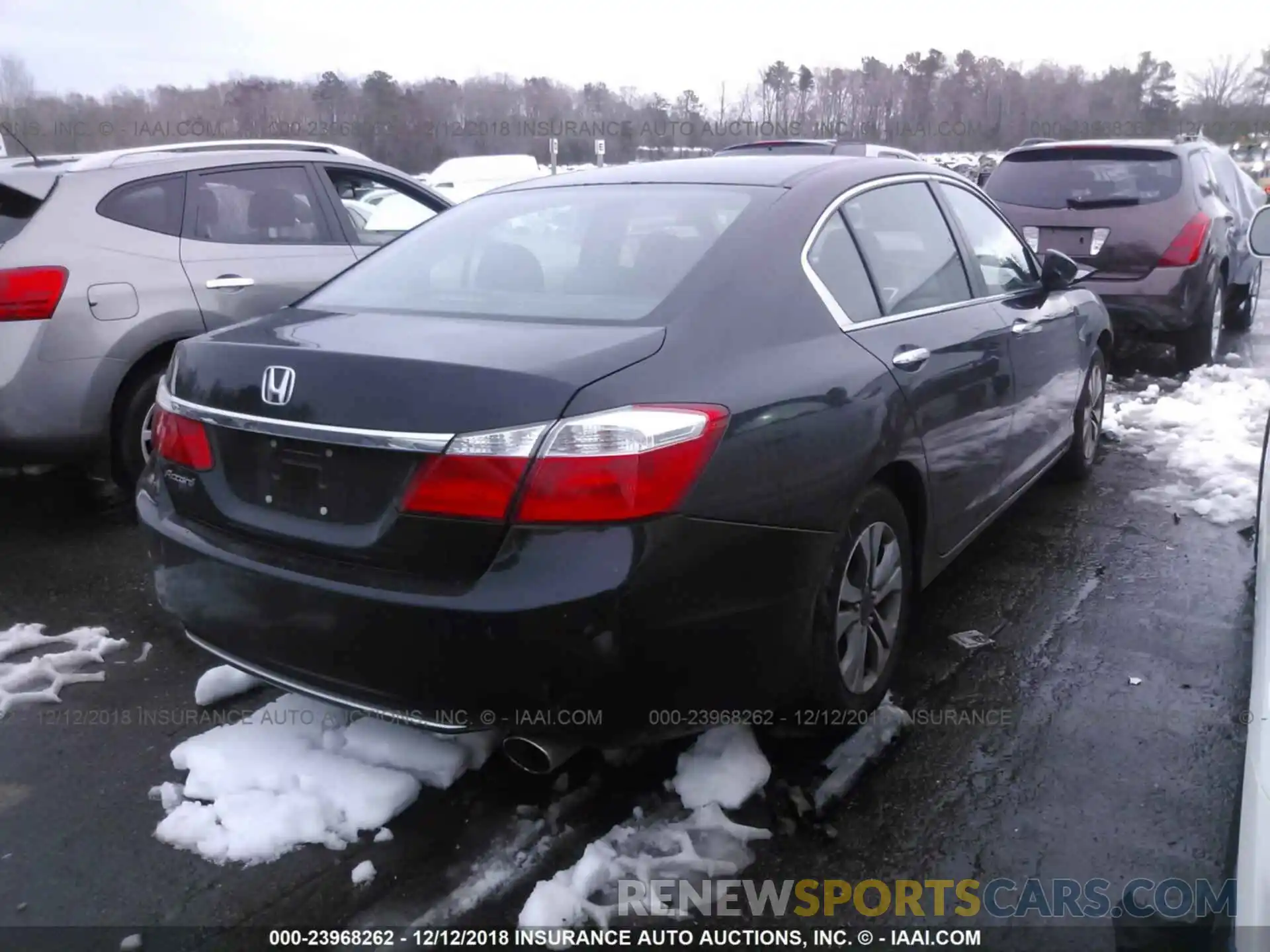 4 Photograph of a damaged car 5TDDGRFH3KS052737 TOYOTA HIGHLANDER 2019