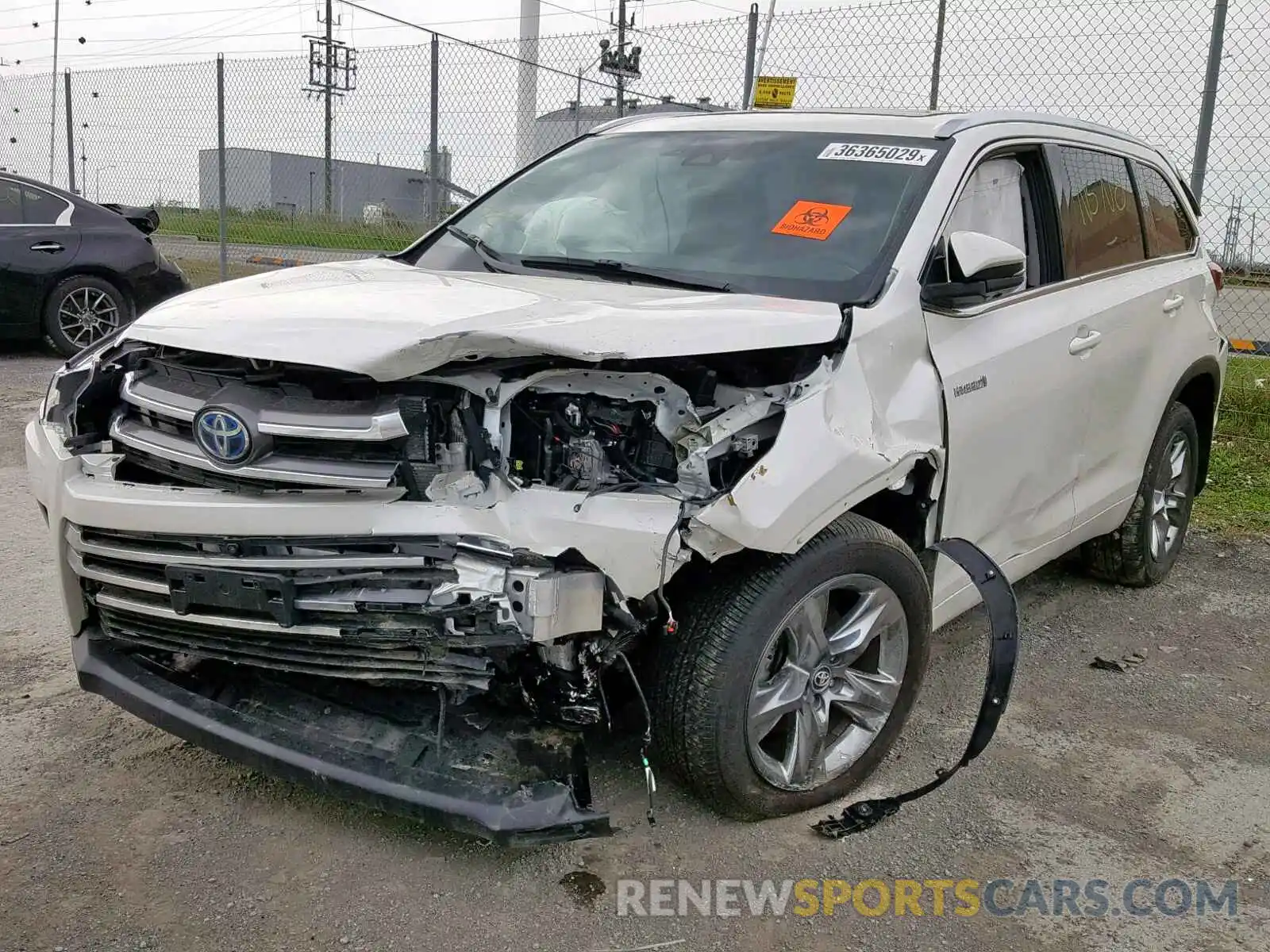 2 Photograph of a damaged car 5TDDGRFH3KS053368 TOYOTA HIGHLANDER 2019