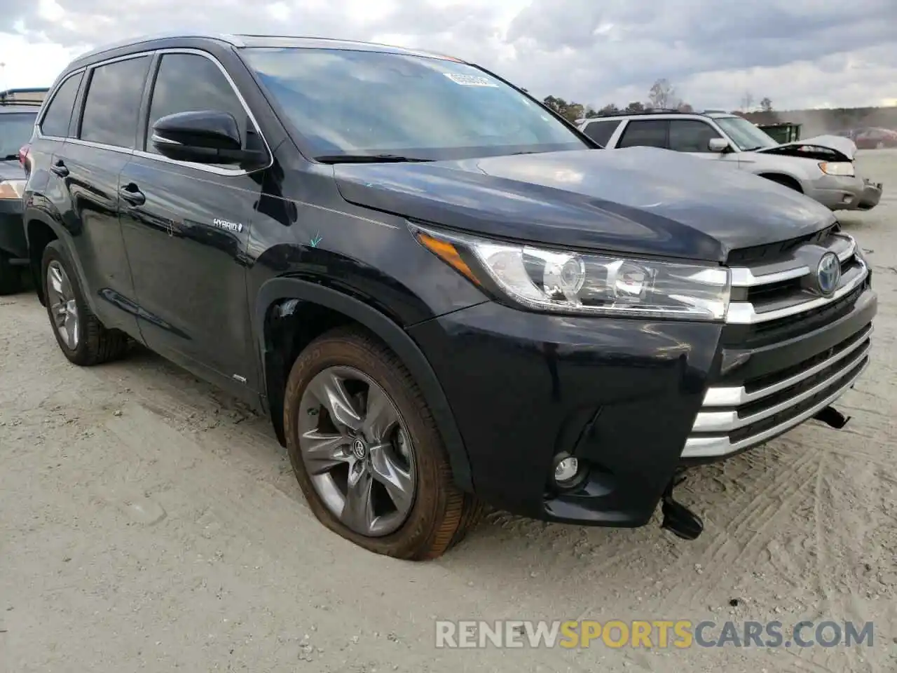 1 Photograph of a damaged car 5TDDGRFH3KS063933 TOYOTA HIGHLANDER 2019