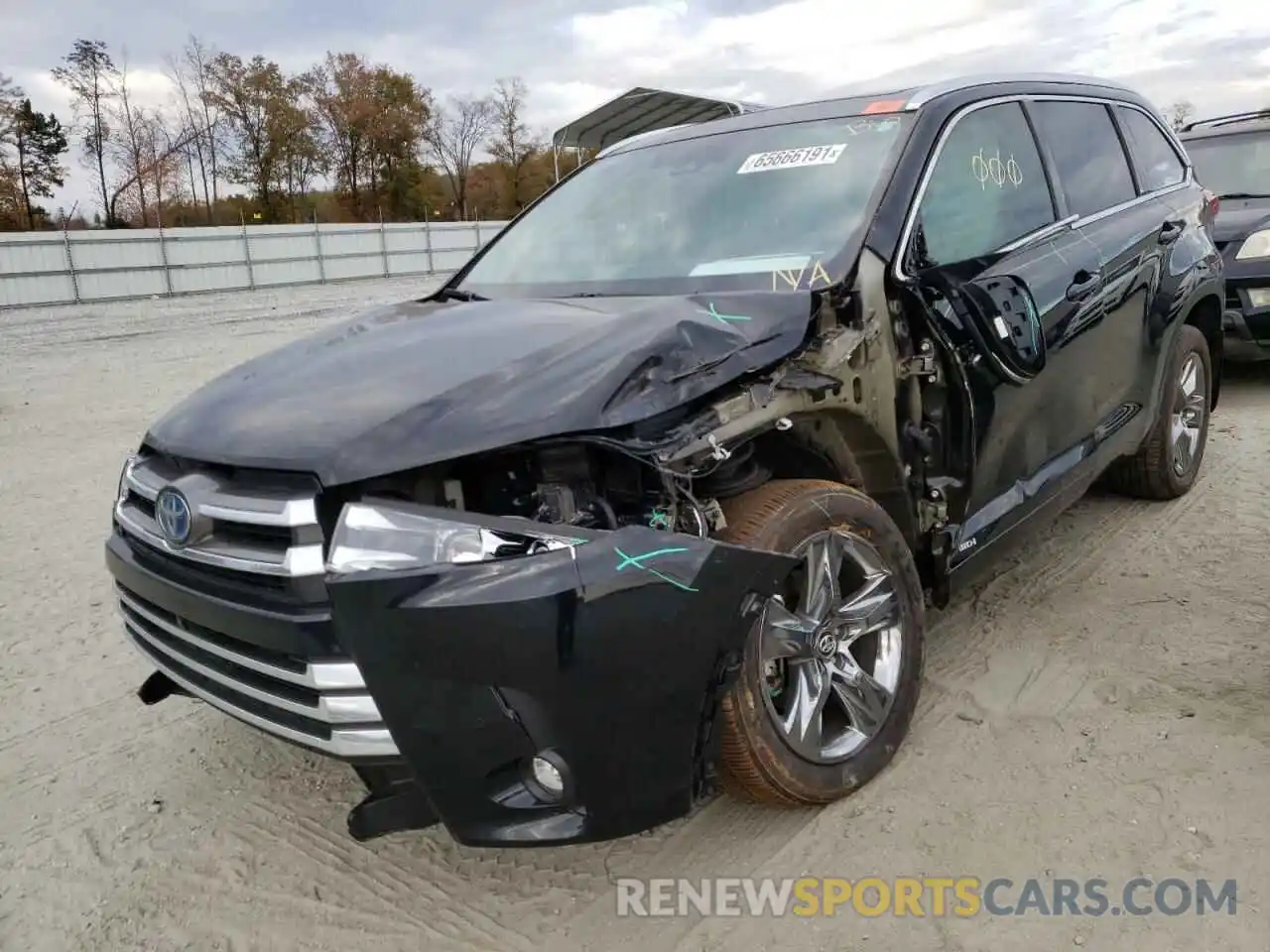 2 Photograph of a damaged car 5TDDGRFH3KS063933 TOYOTA HIGHLANDER 2019