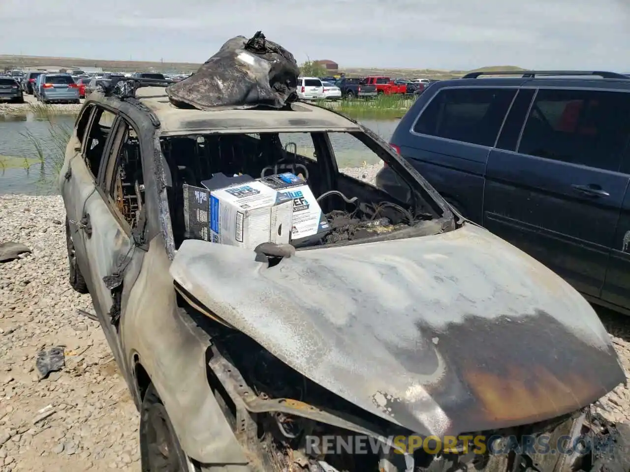 9 Photograph of a damaged car 5TDDGRFH3KS064015 TOYOTA HIGHLANDER 2019