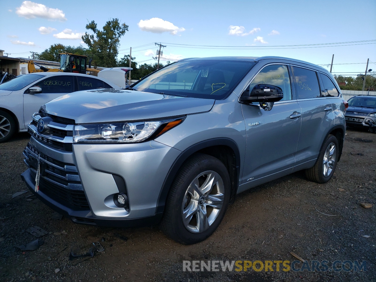 2 Photograph of a damaged car 5TDDGRFH3KS068789 TOYOTA HIGHLANDER 2019