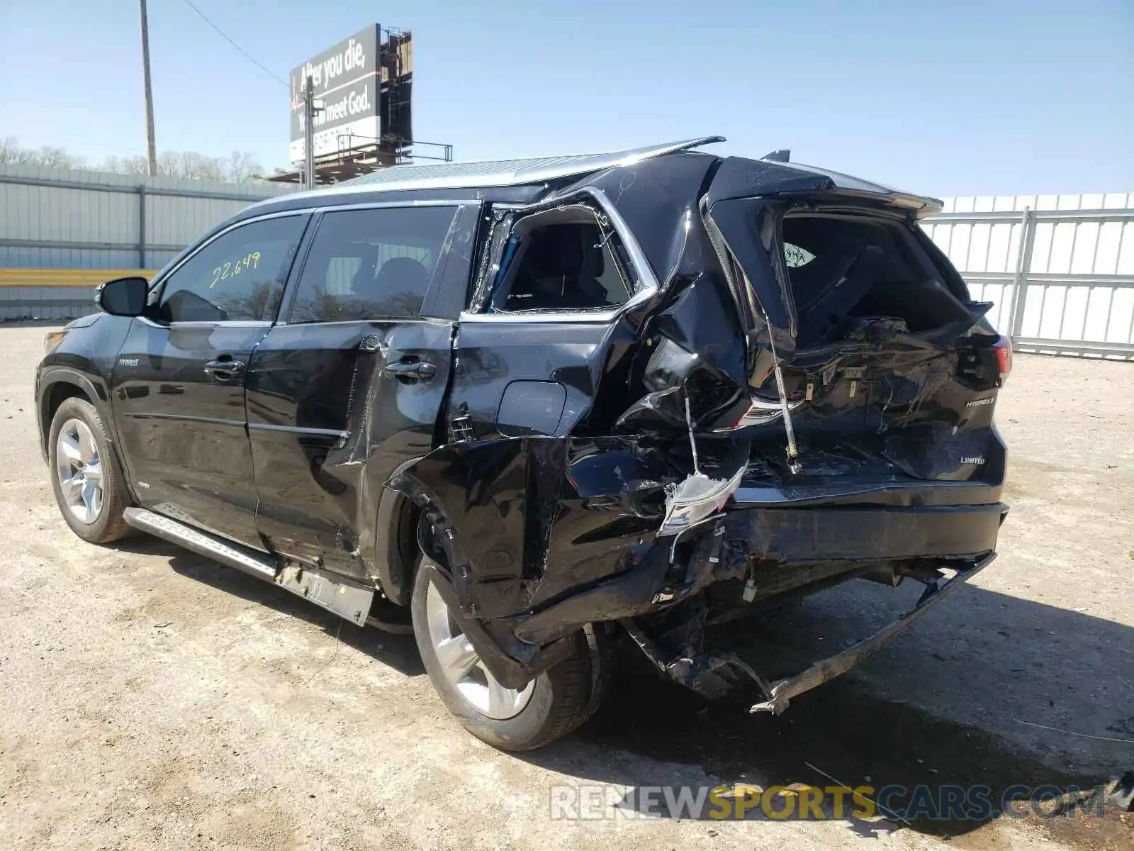 3 Photograph of a damaged car 5TDDGRFH3KS069554 TOYOTA HIGHLANDER 2019