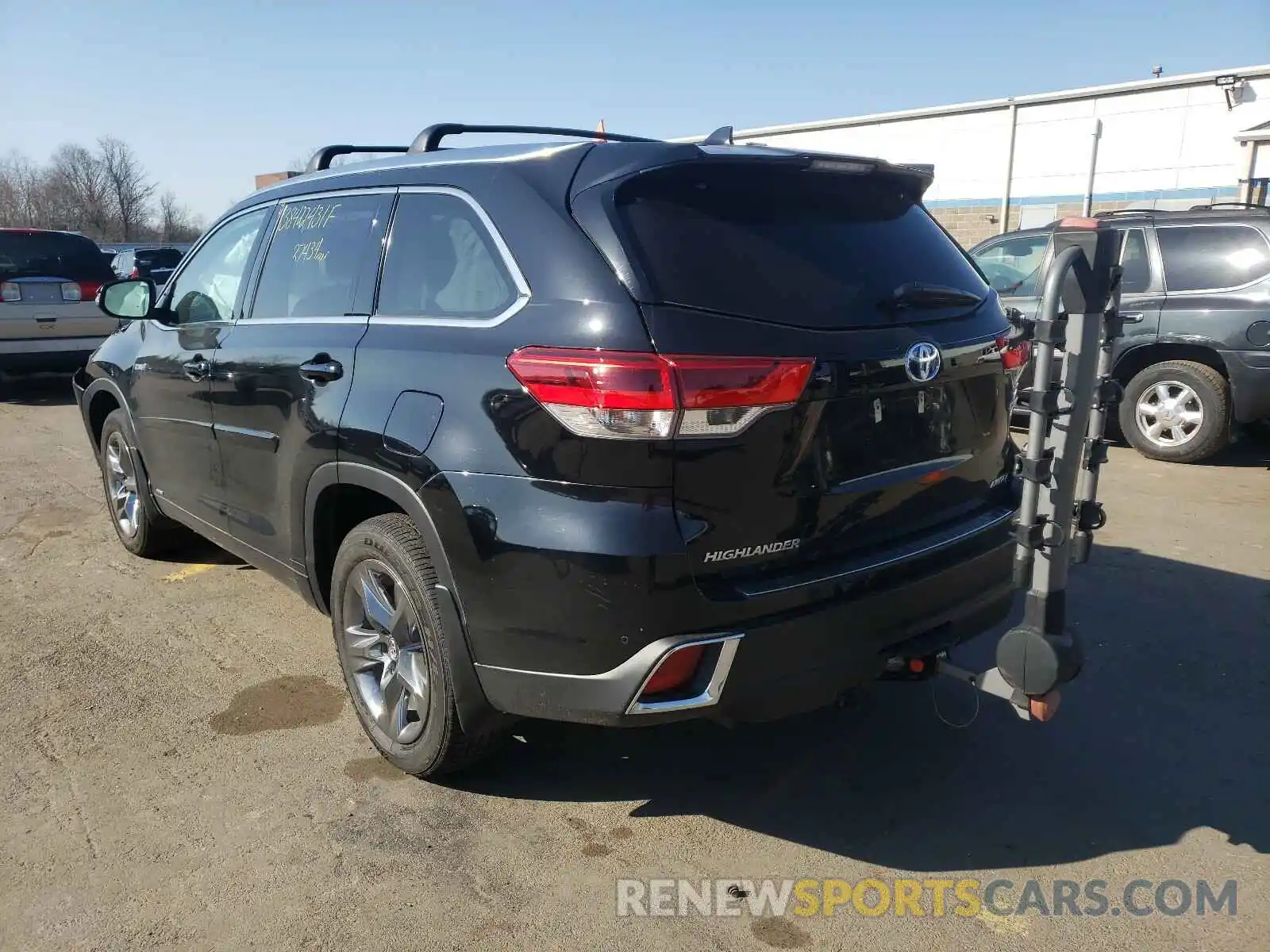 3 Фотография поврежденного автомобиля 5TDDGRFH3KS070073 TOYOTA HIGHLANDER 2019