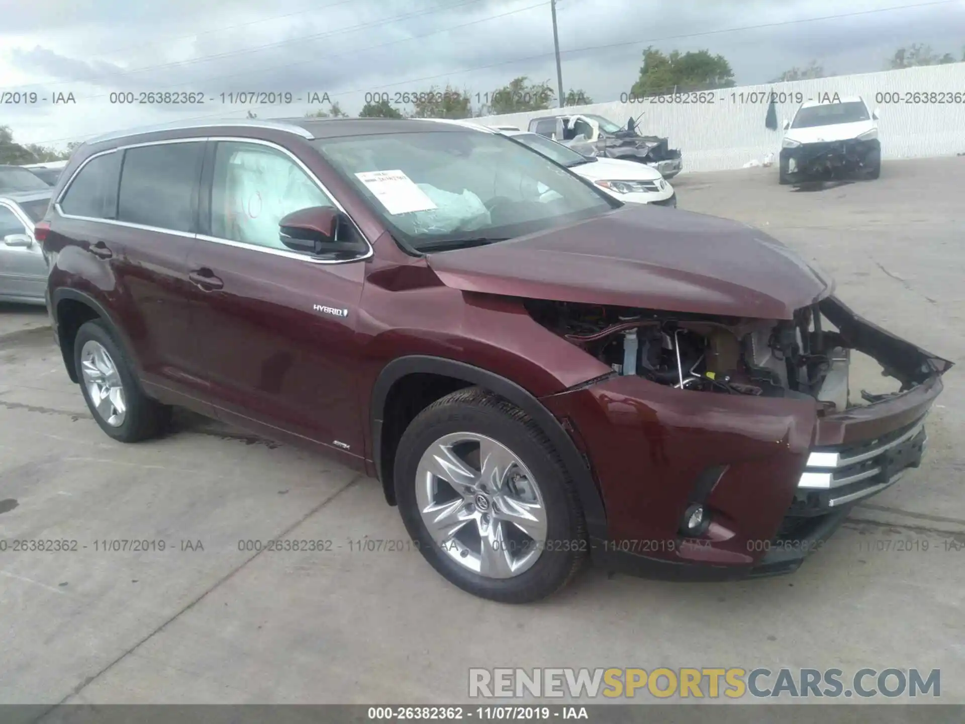 1 Photograph of a damaged car 5TDDGRFH4KS052519 TOYOTA HIGHLANDER 2019