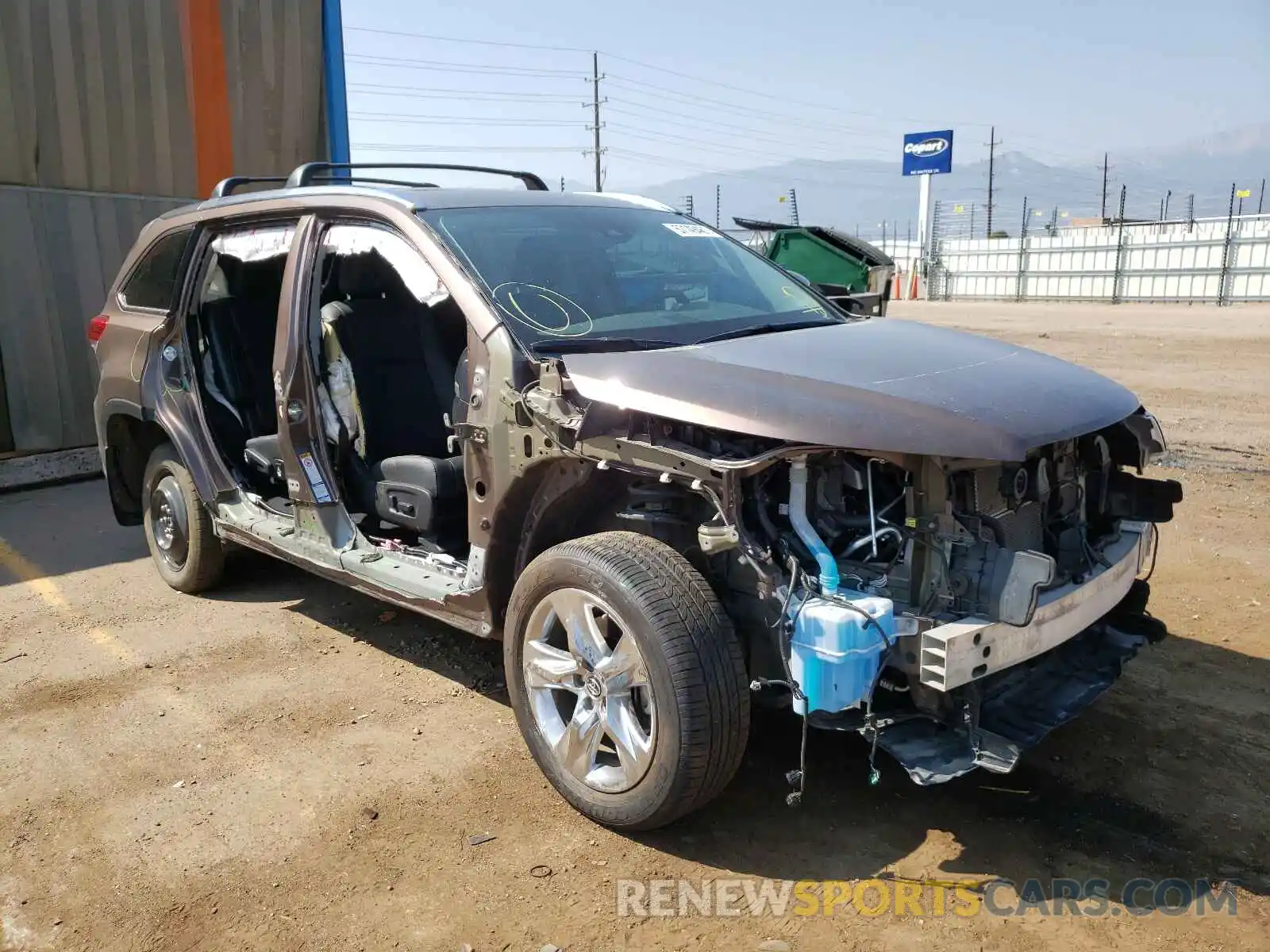 1 Photograph of a damaged car 5TDDGRFH4KS055744 TOYOTA HIGHLANDER 2019