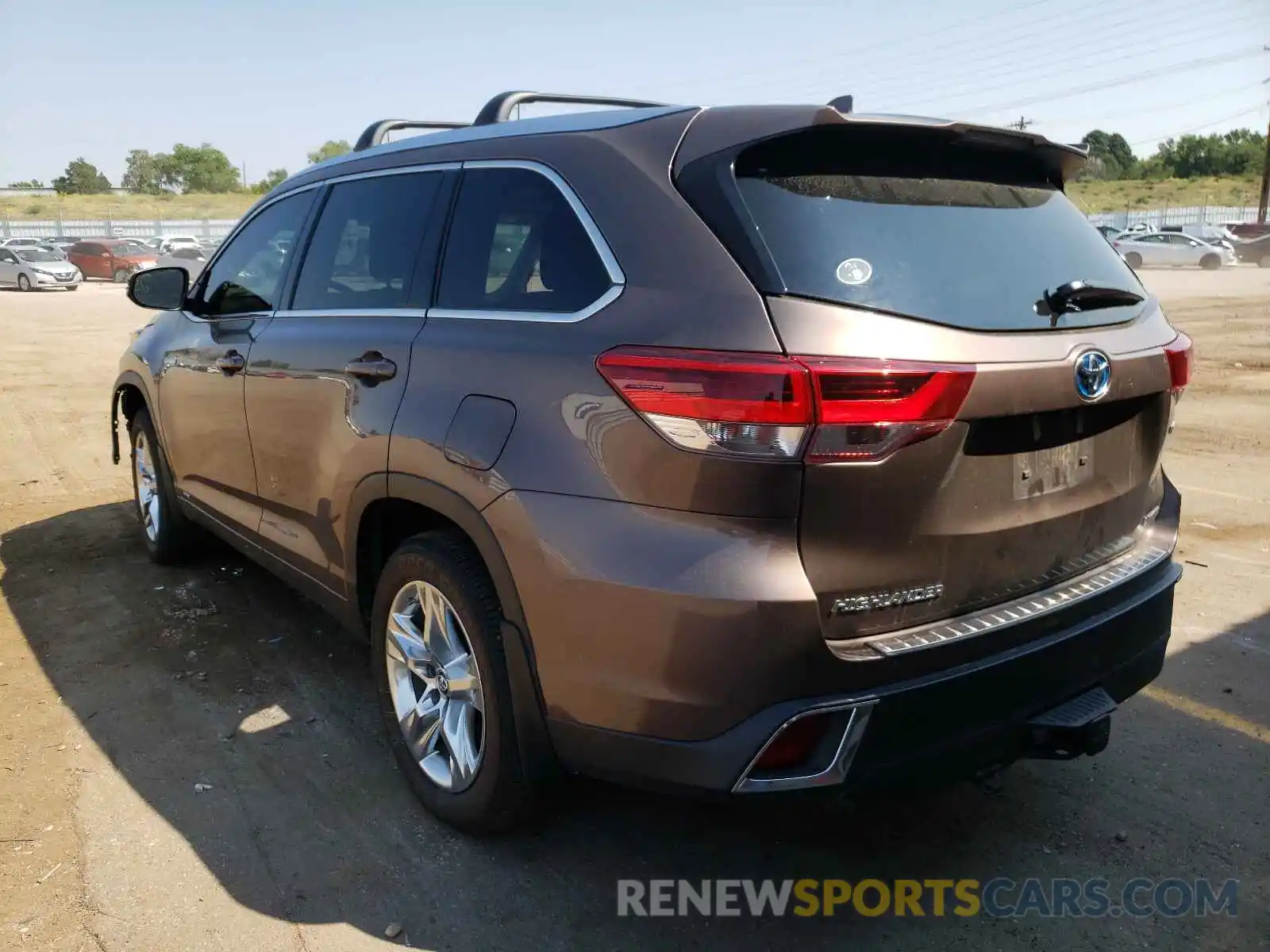 3 Photograph of a damaged car 5TDDGRFH4KS055744 TOYOTA HIGHLANDER 2019