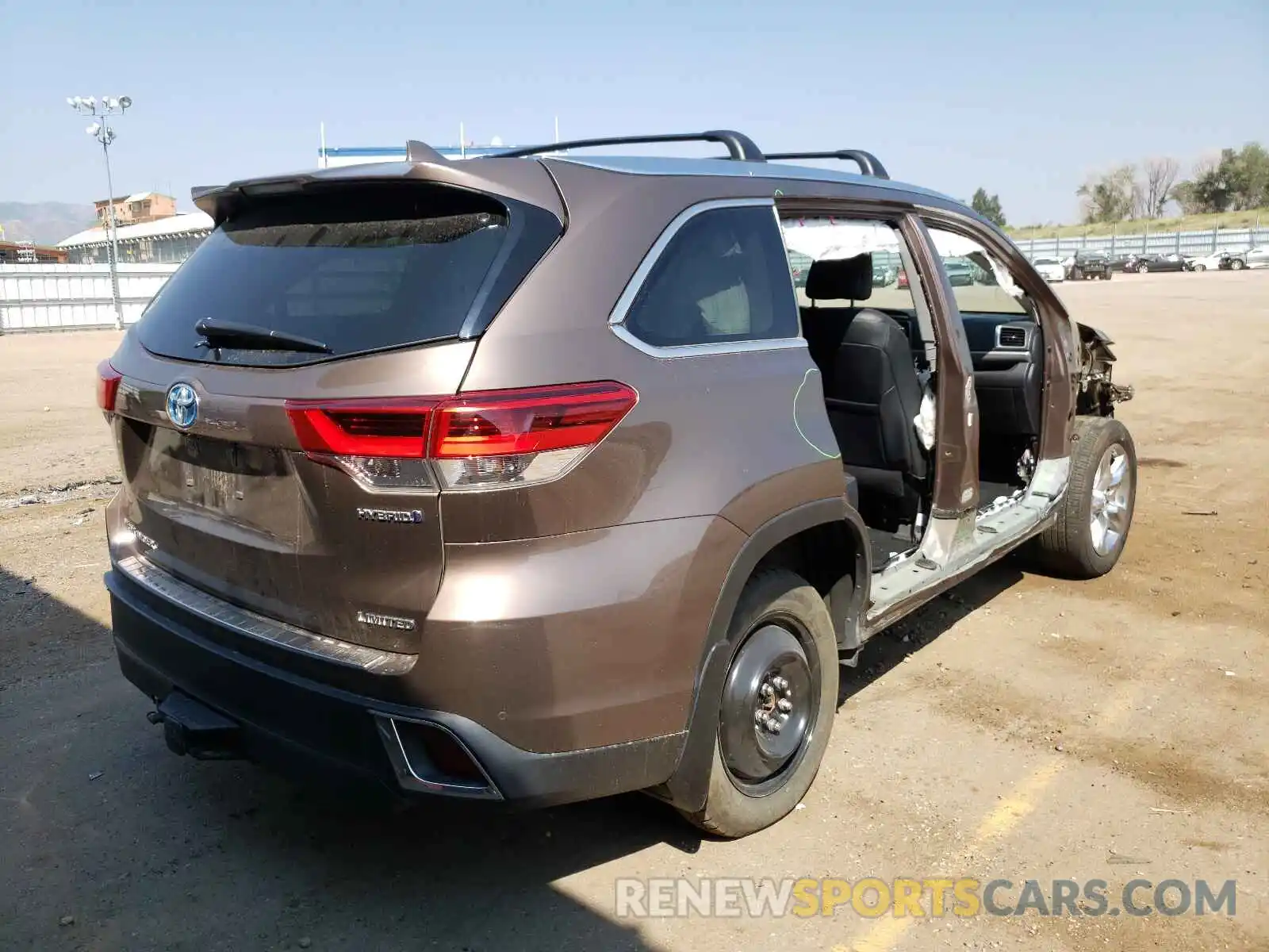 4 Фотография поврежденного автомобиля 5TDDGRFH4KS055744 TOYOTA HIGHLANDER 2019