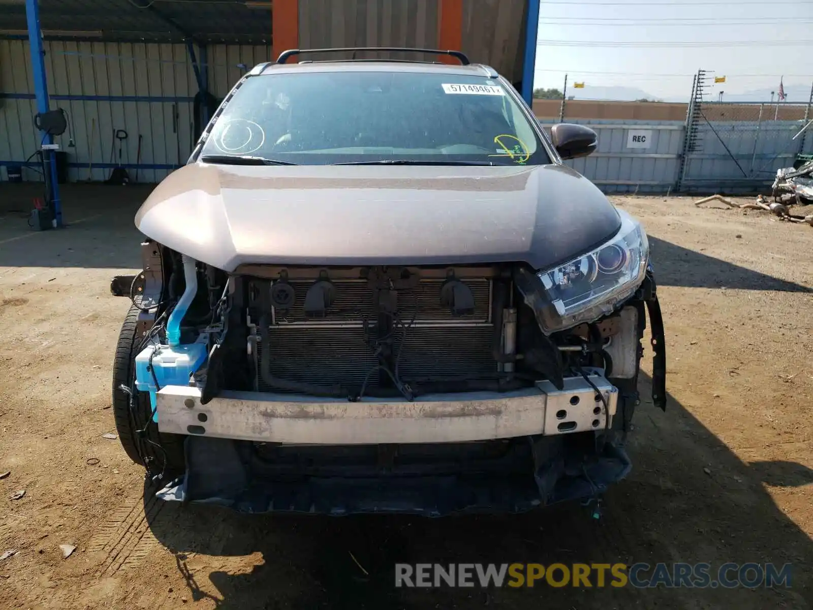 9 Photograph of a damaged car 5TDDGRFH4KS055744 TOYOTA HIGHLANDER 2019