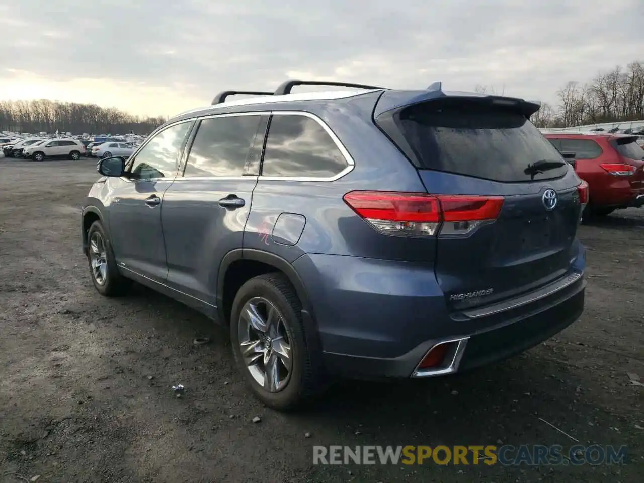 3 Photograph of a damaged car 5TDDGRFH4KS057820 TOYOTA HIGHLANDER 2019