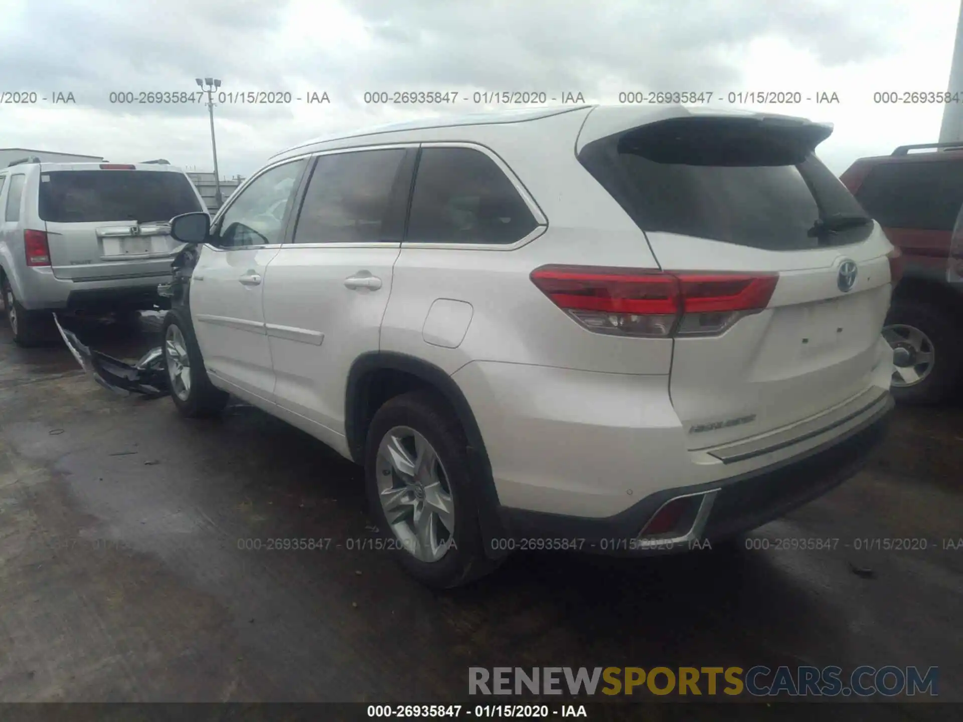 3 Photograph of a damaged car 5TDDGRFH4KS059129 TOYOTA HIGHLANDER 2019