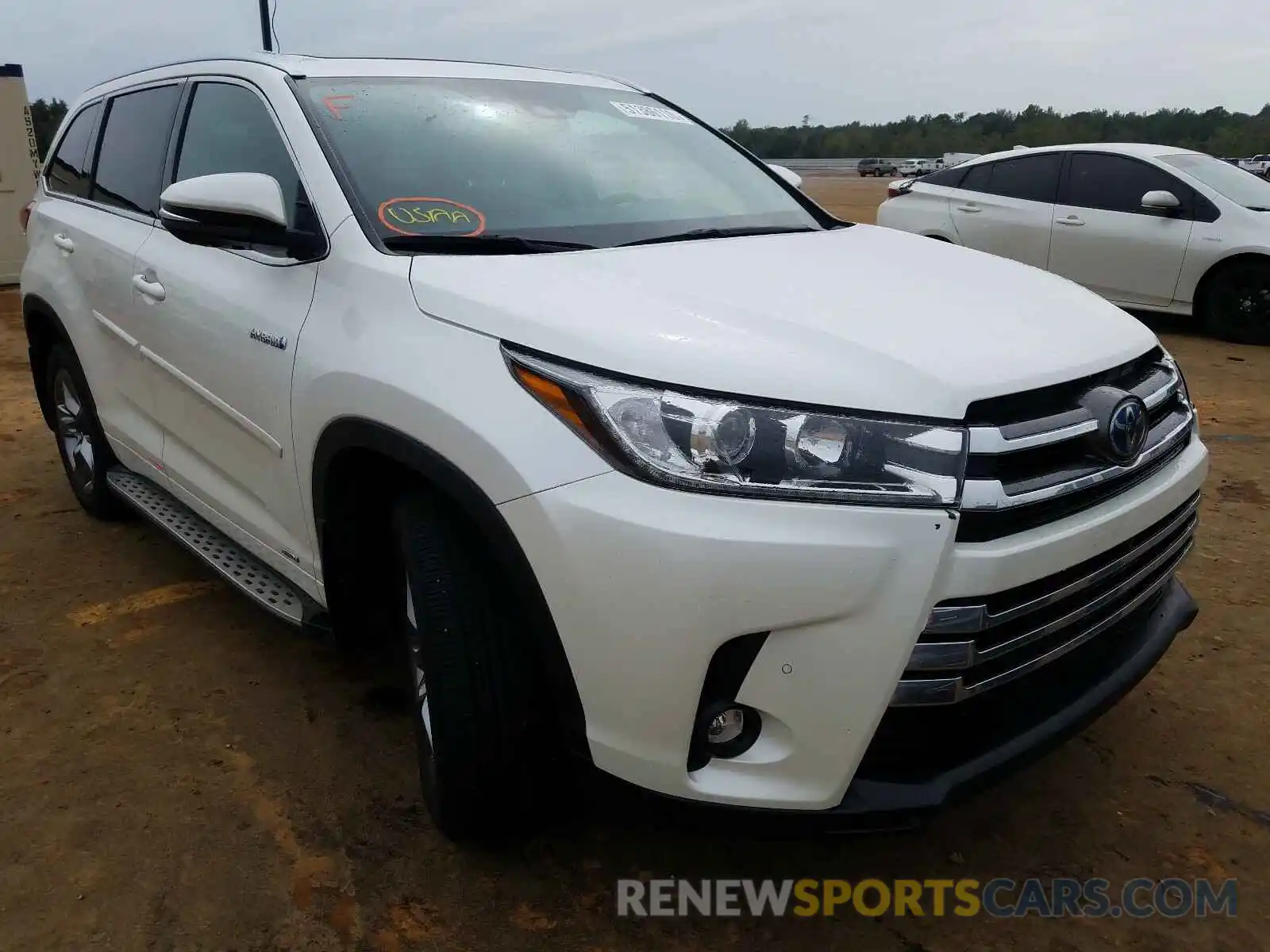 1 Photograph of a damaged car 5TDDGRFH4KS068820 TOYOTA HIGHLANDER 2019