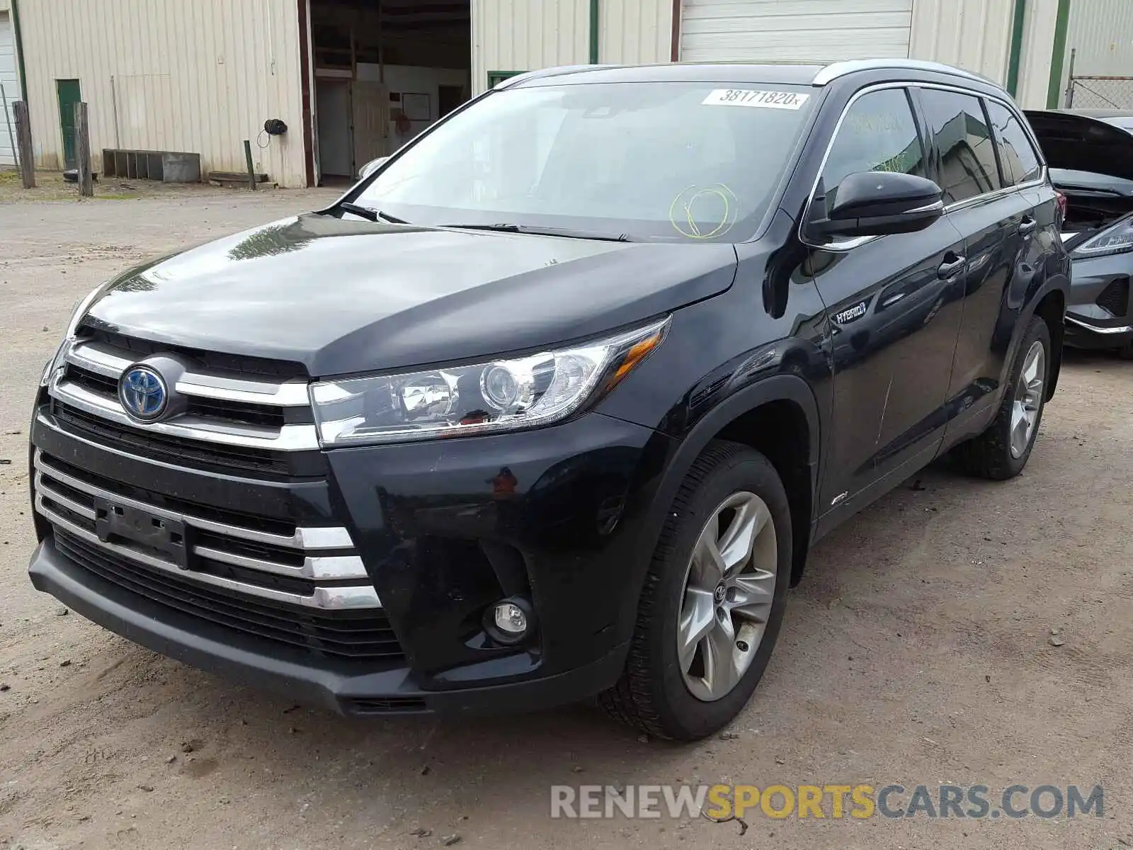 2 Photograph of a damaged car 5TDDGRFH5KS052934 TOYOTA HIGHLANDER 2019